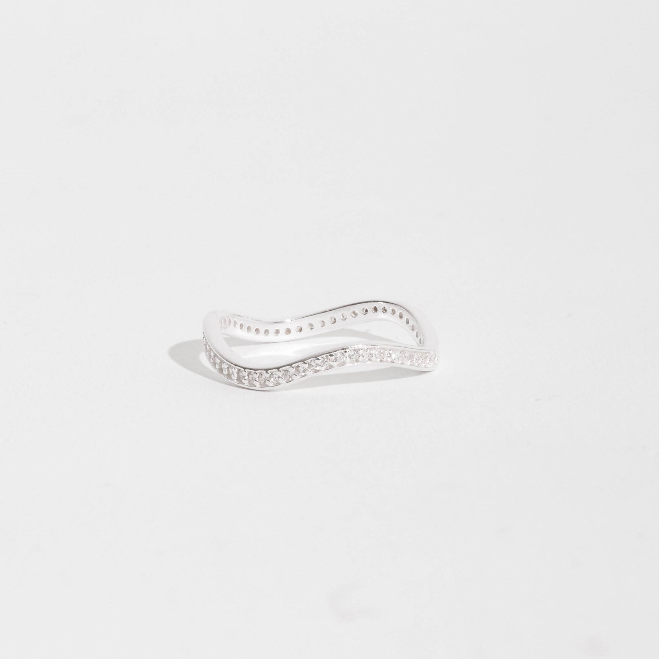 Imagem Anel ondulado todo cravejado