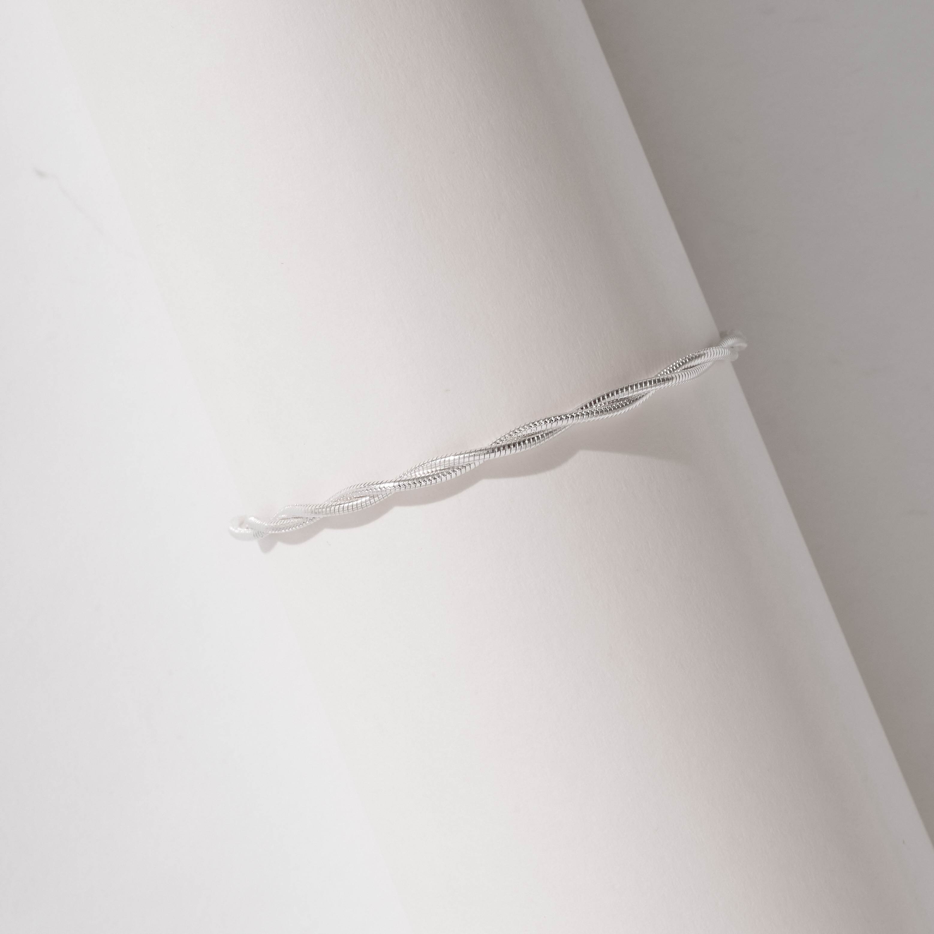 Imagem Pulseira corrente rabo de rato trançada 2 fios 2.5