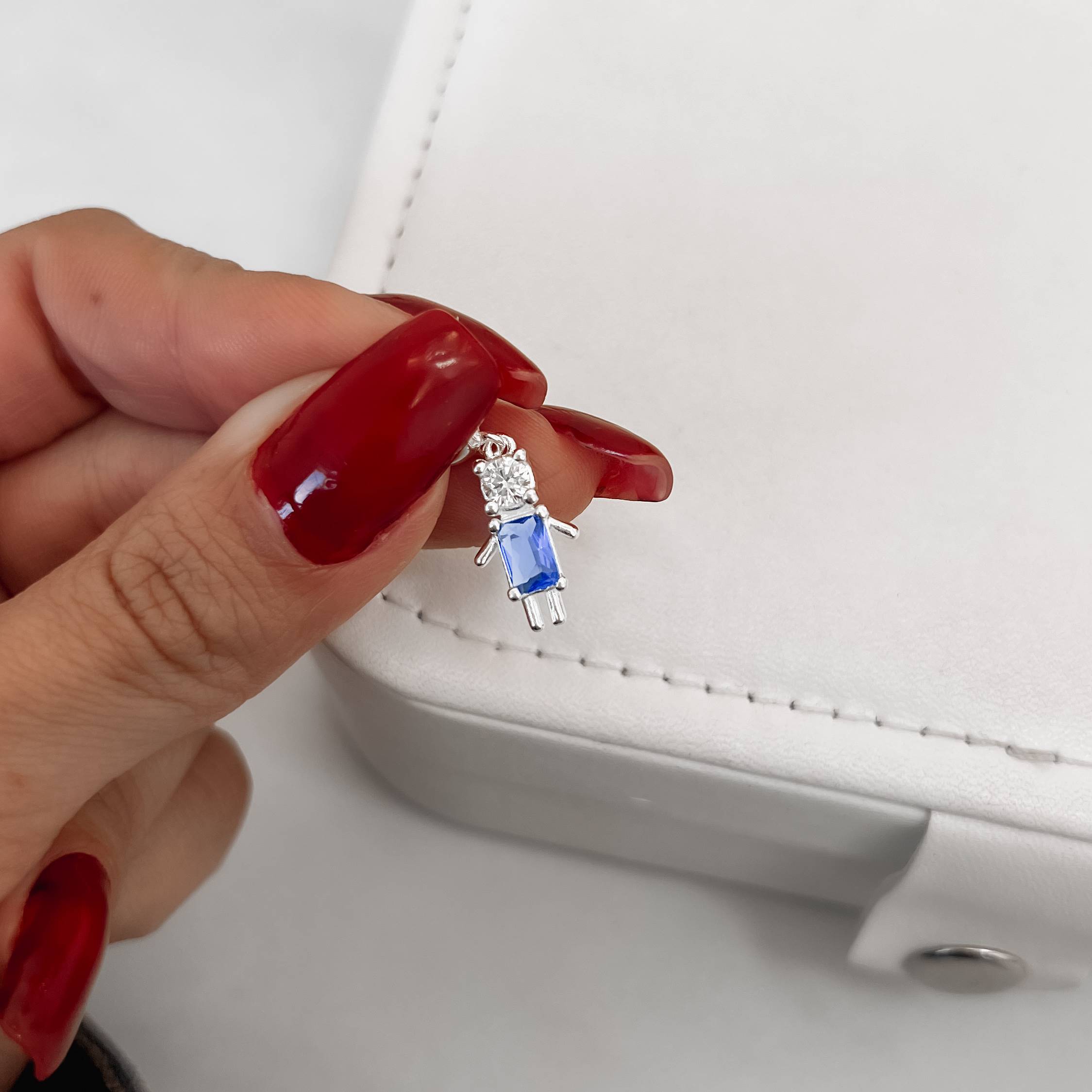 Imagem Secundária Berloque pingente menino zircônia azul 13mm