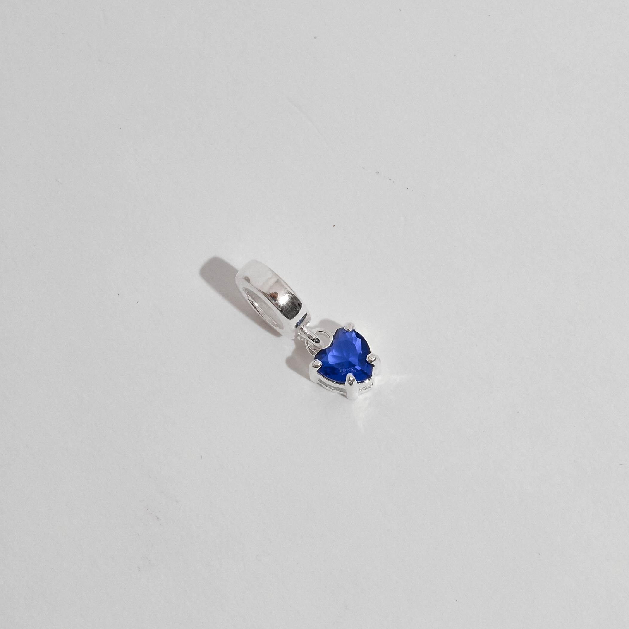 Berloque pingente zircônia coração azul bic 5mm