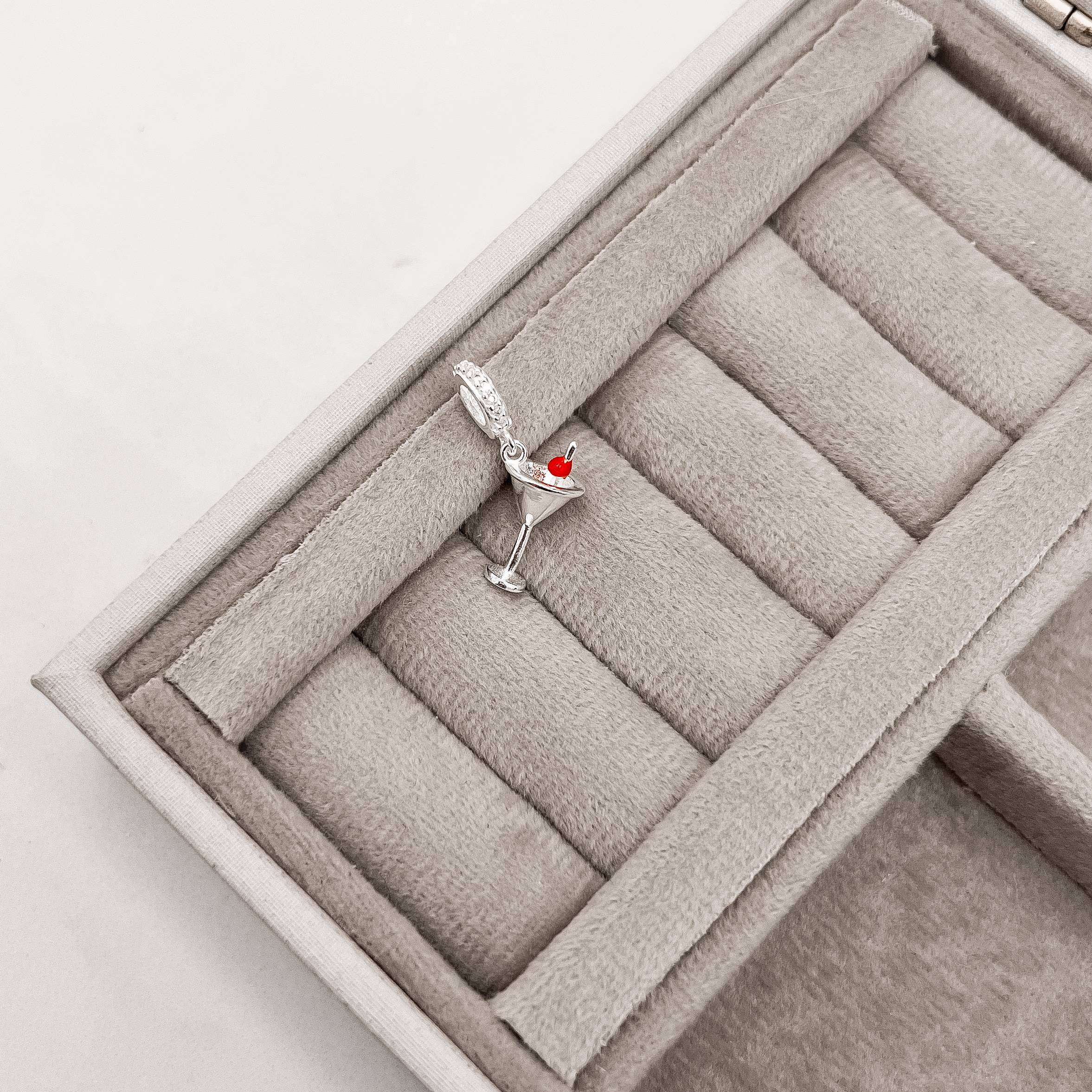 Imagem Secundária Berloque pingente taça 16mm elo cravejado