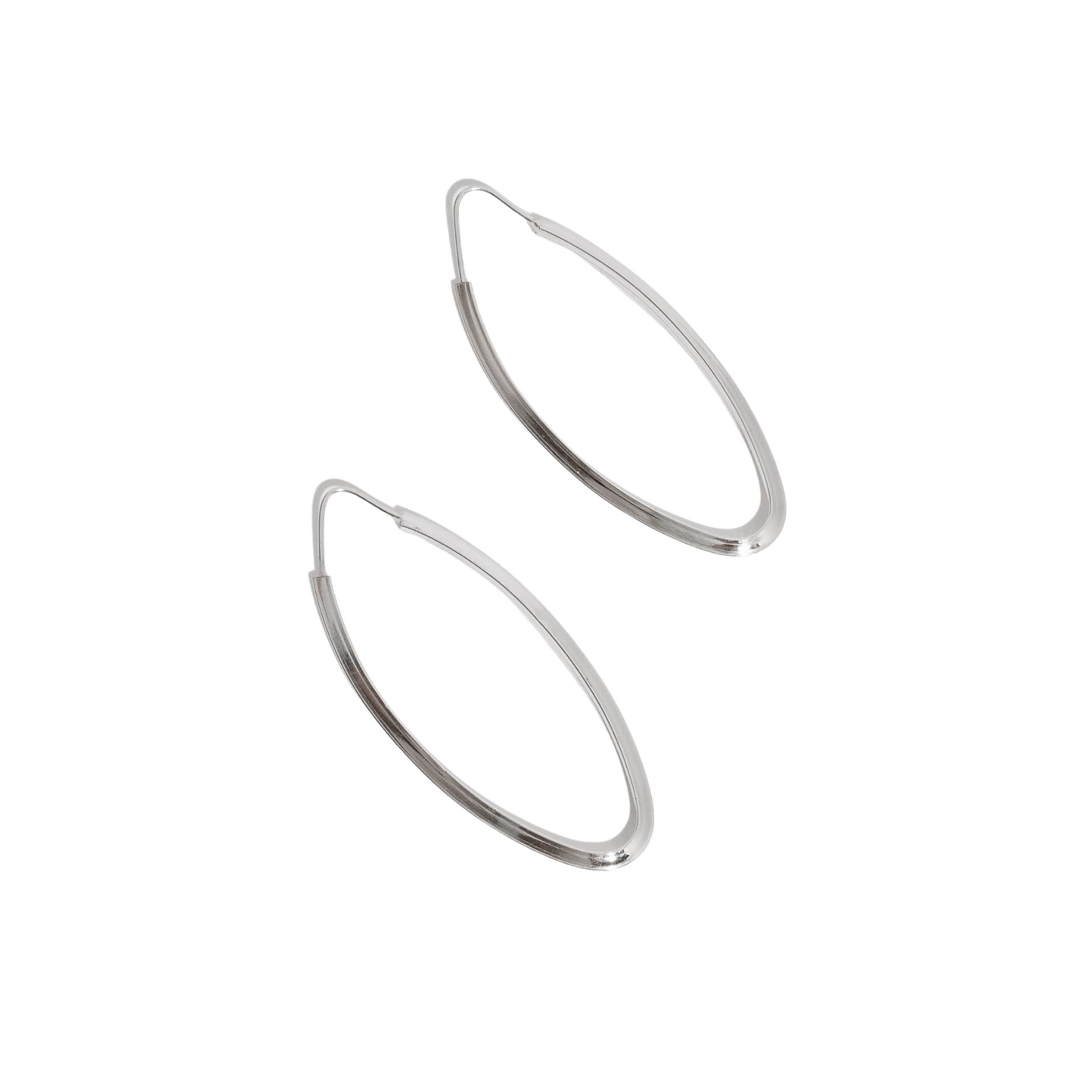 Argola oval 50x21mm fio triângulo