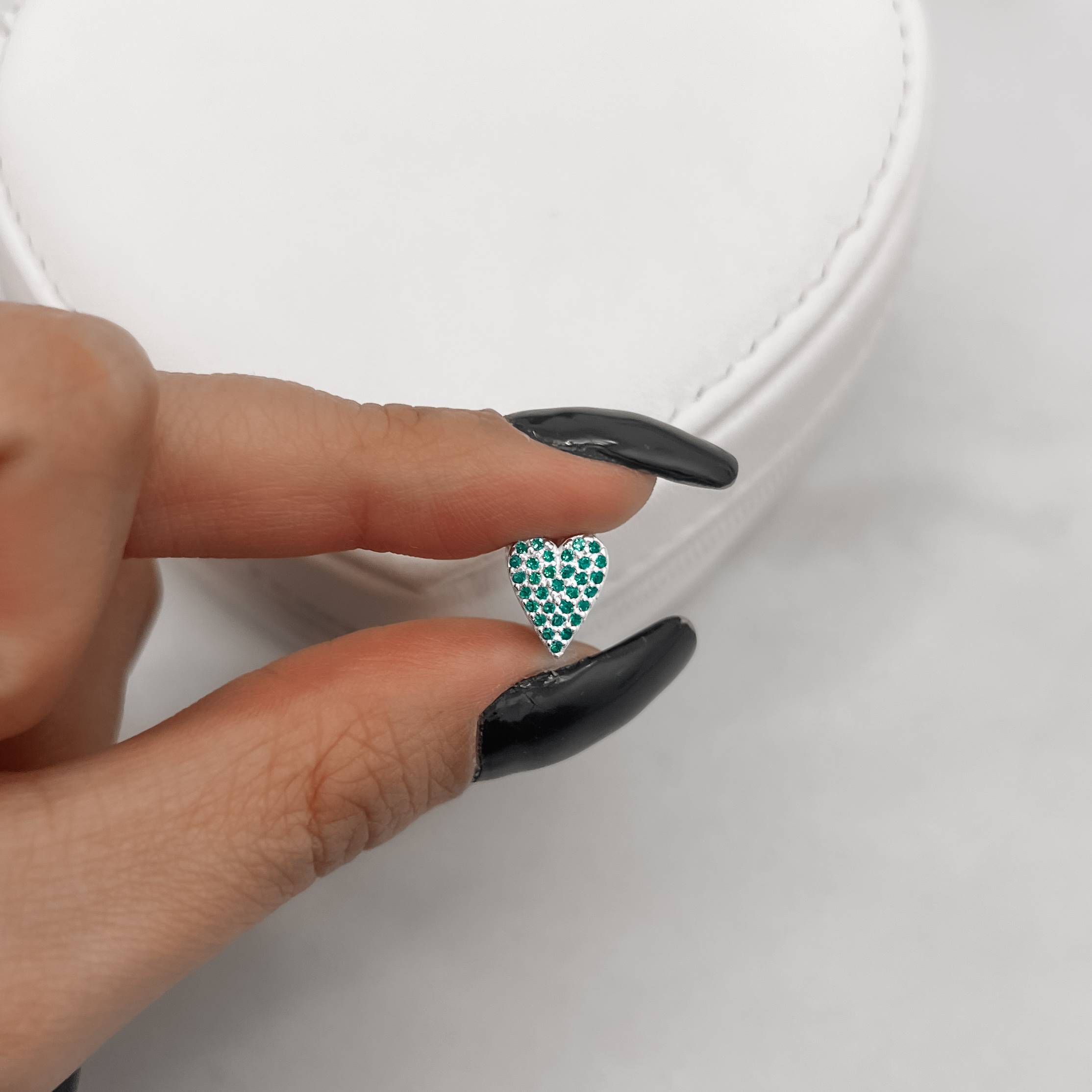 Imagem Secundária Berloque separador coração alongado cravejado verde 10mm