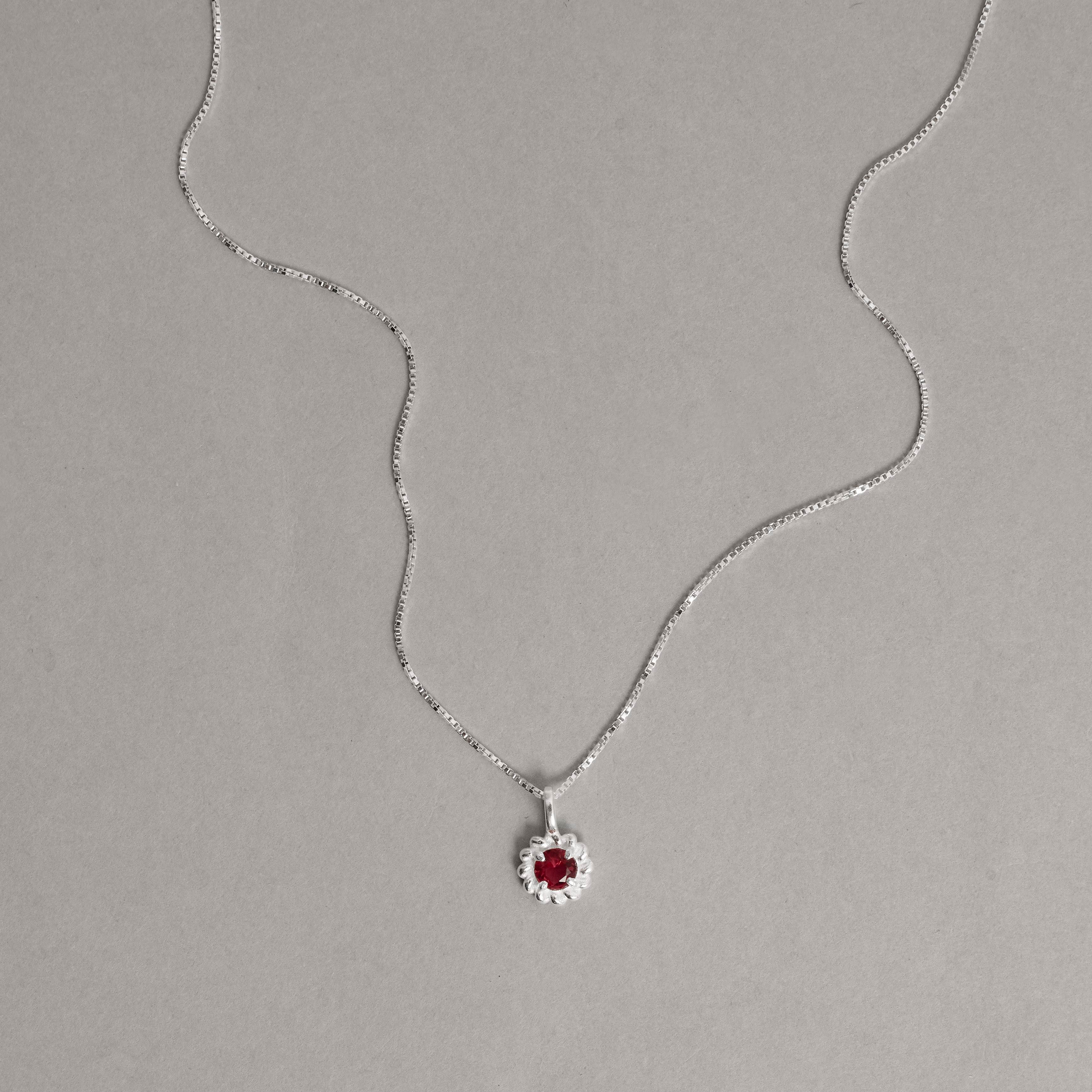Imagem Secundária Colar pingente zircônia redonda cereja detalhe torcido 7mm 40cm