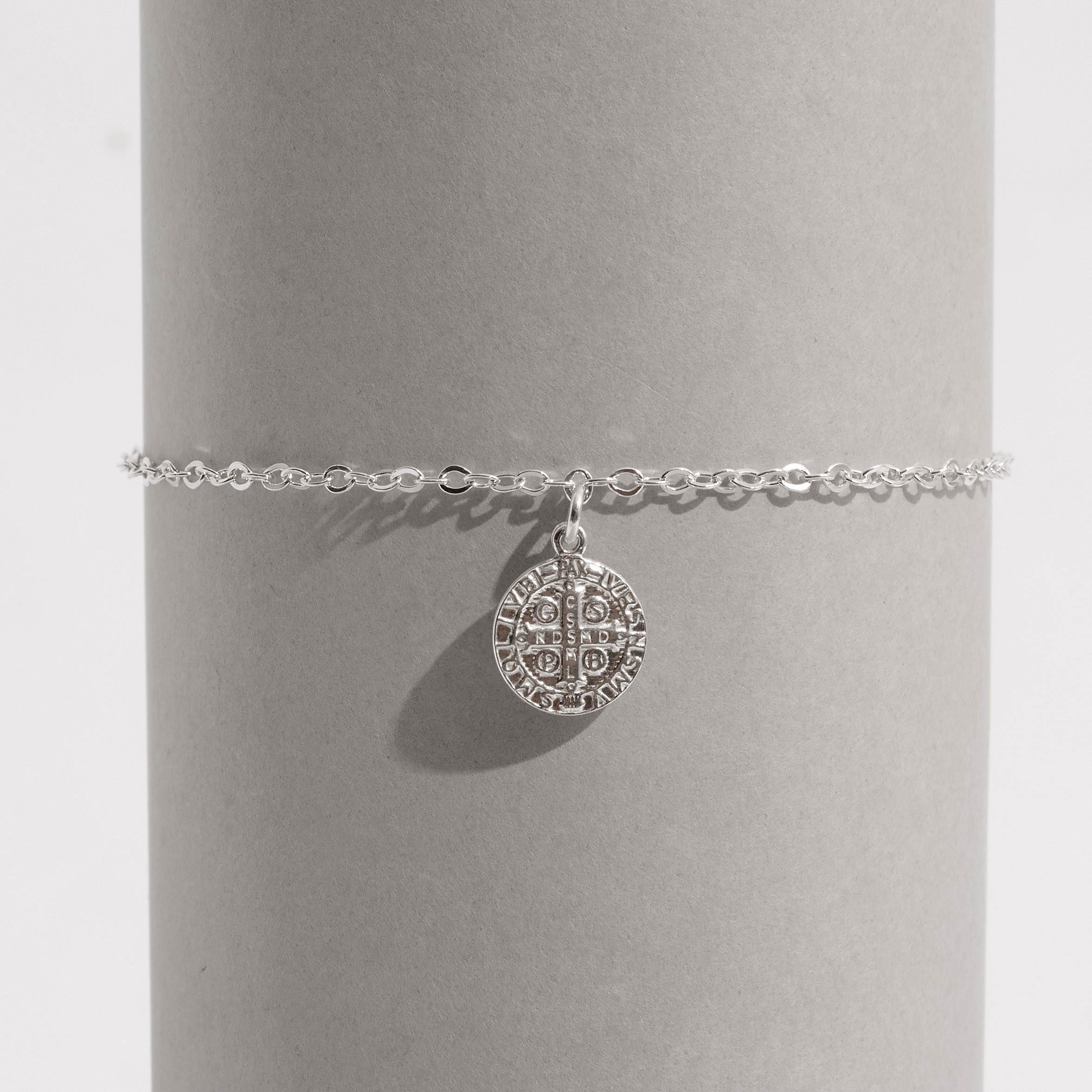 Imagem Secundária Pulseira pingente medalha São Bento 10mm corrente cadeadinho 18,5cm