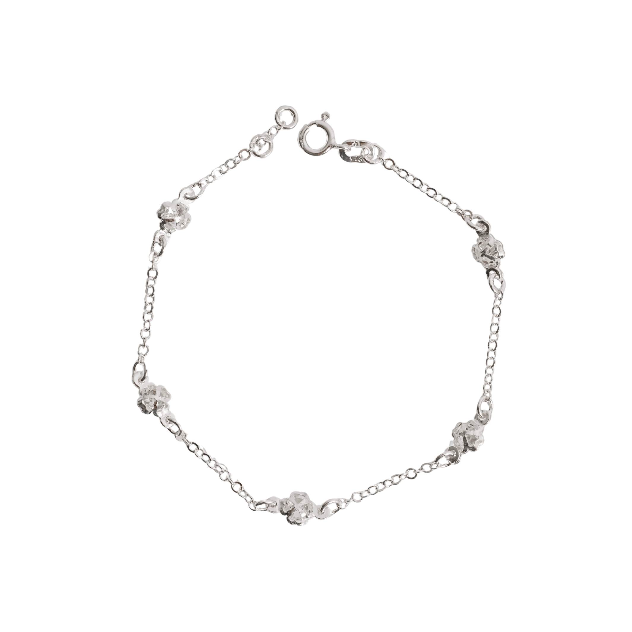 Imagem Pulseira entremeios trevos com zircônias 6mm 19cm
