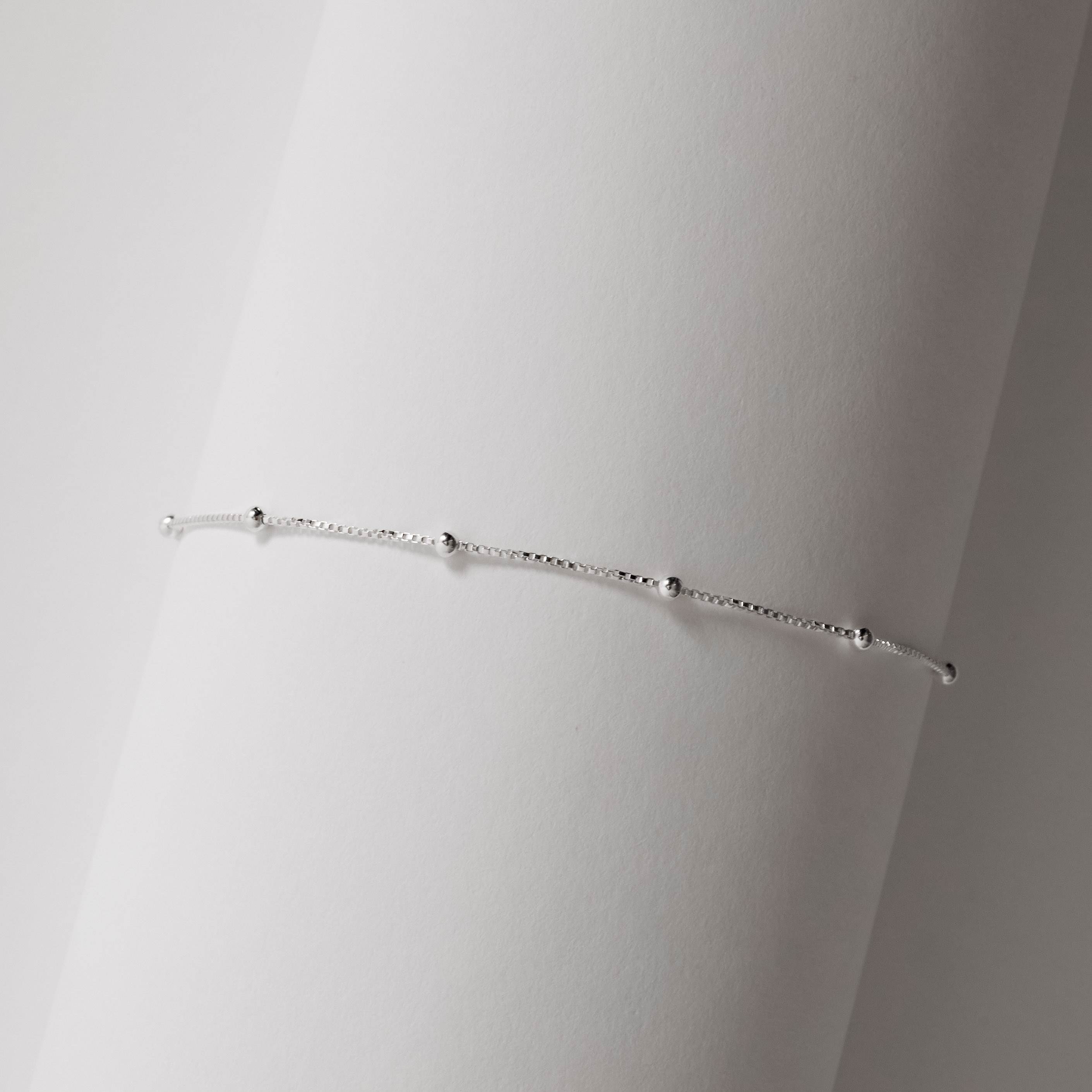Imagem Secundária Pulseira veneziana v12 com bolas 2mm 19cm