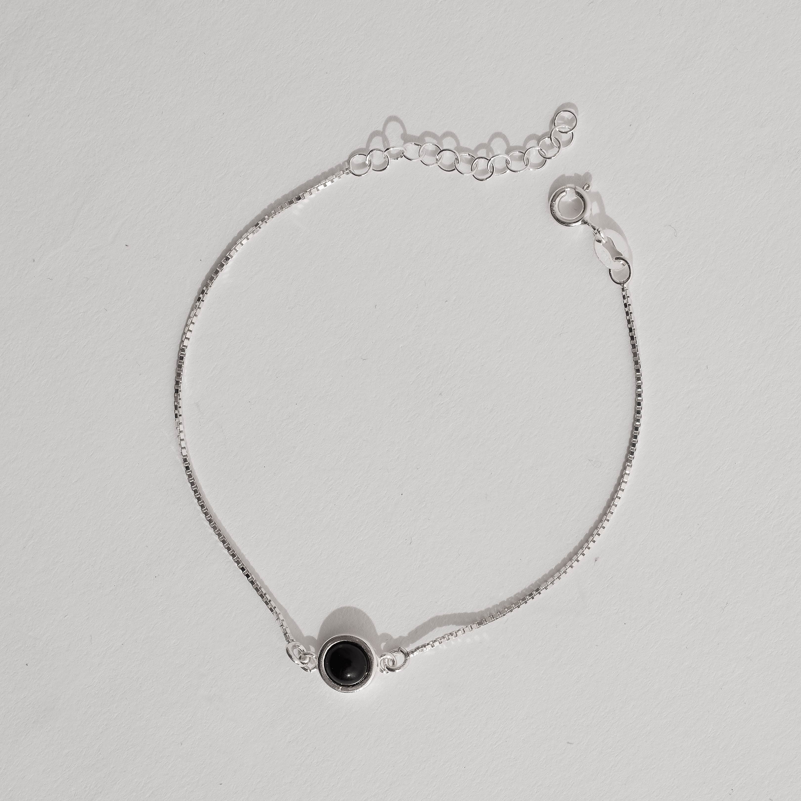Pulseira entremeio pedra ônix 7mm v15 16cm com alongadora
