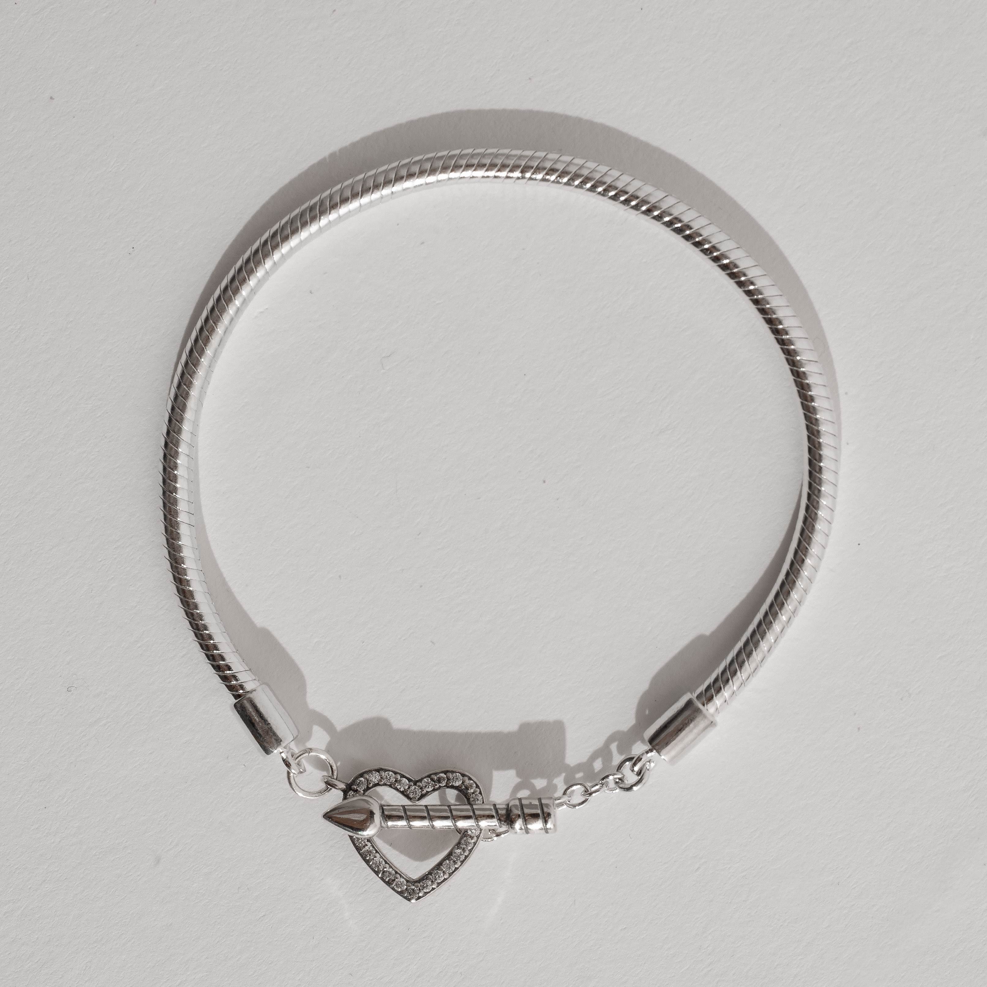 Imagem Pulseira para berloques 2.9 fecho coração vazado cravejado