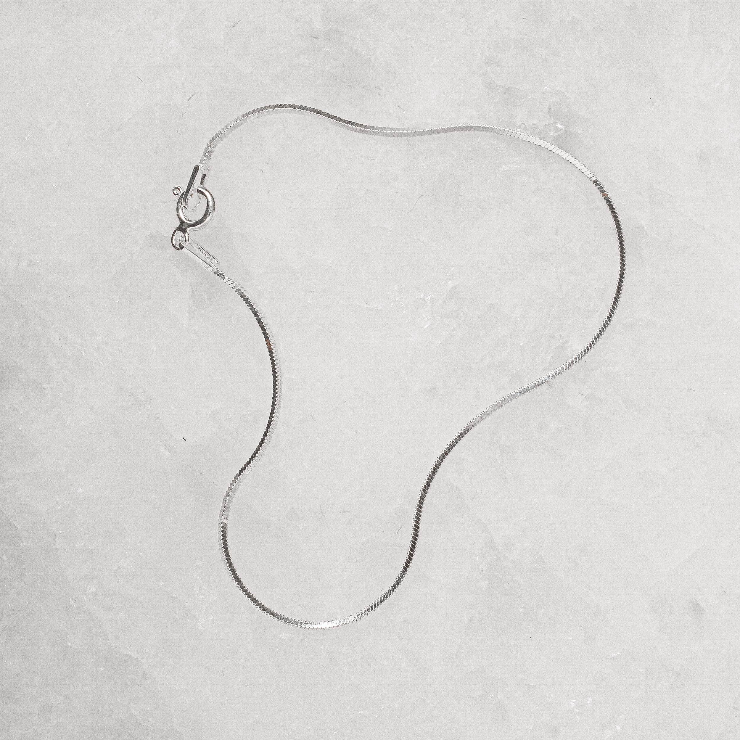 Imagem Secundária Pulseira corrente rabo de rato fio quadrado 0.8 18cm