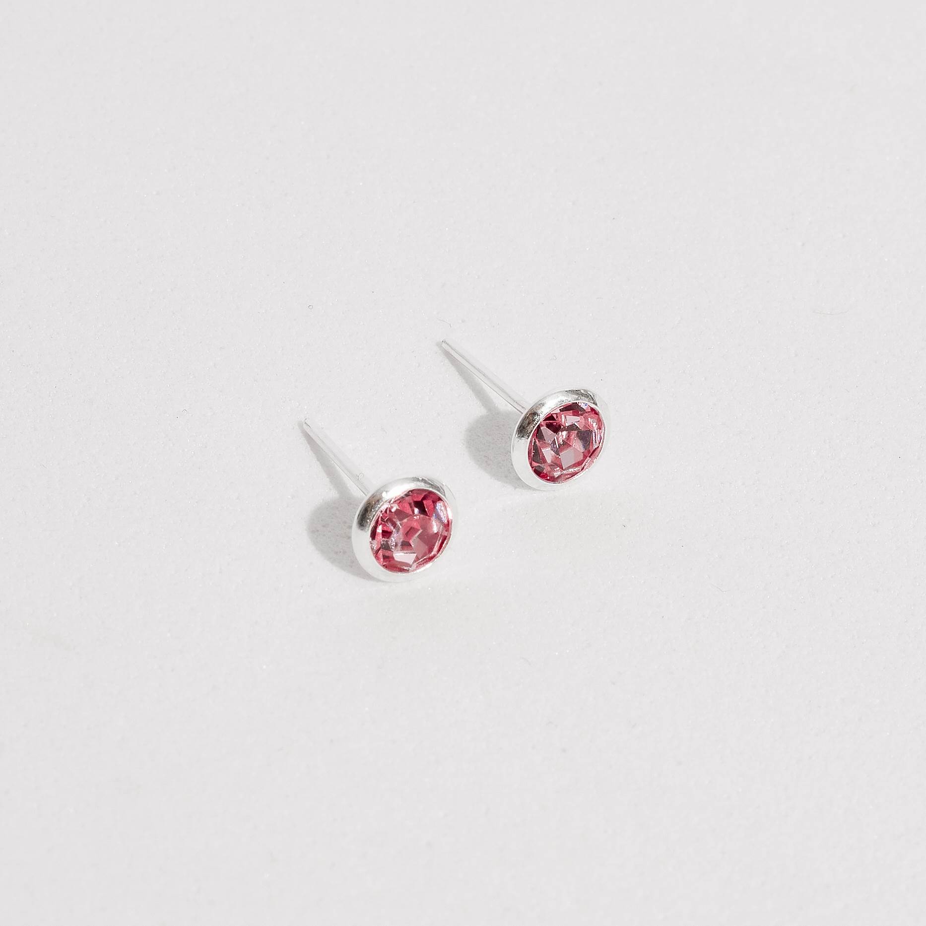 Imagem Secundária Brinco zircônia redonda embutida rosa 6mm