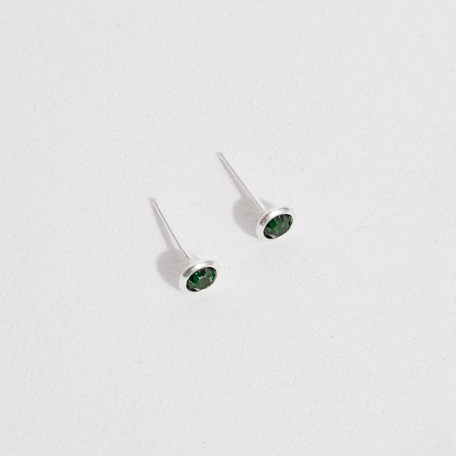 Imagem Secundária Brinco zircônia redonda embutida esmeralda 4mm