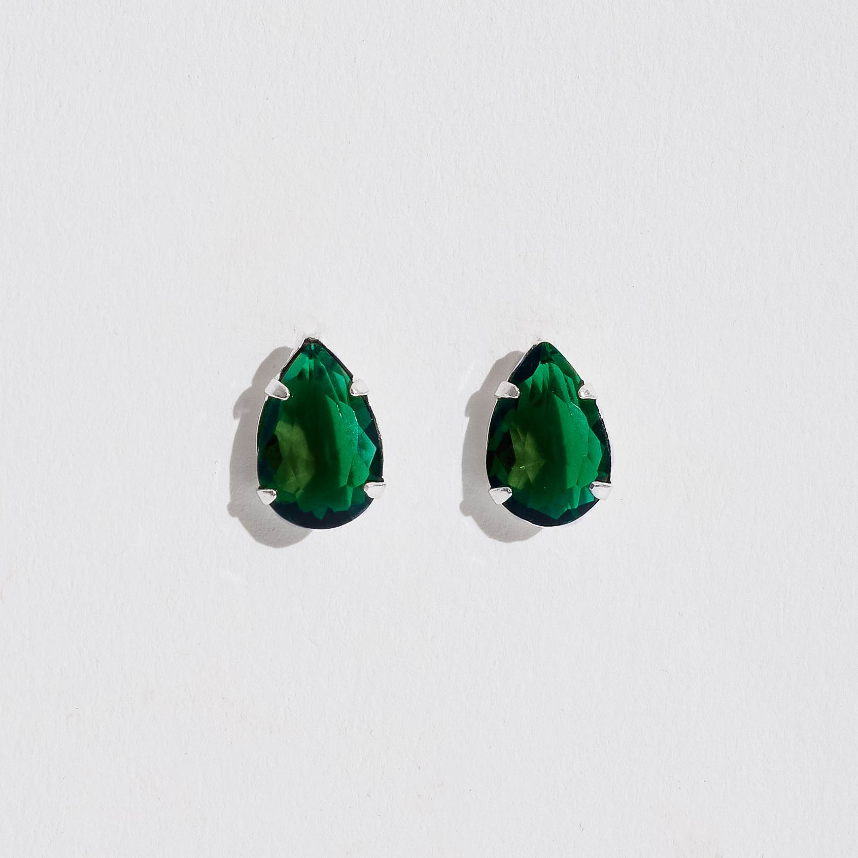 Imagem Brinco zircônia gota esmeralda 12mm