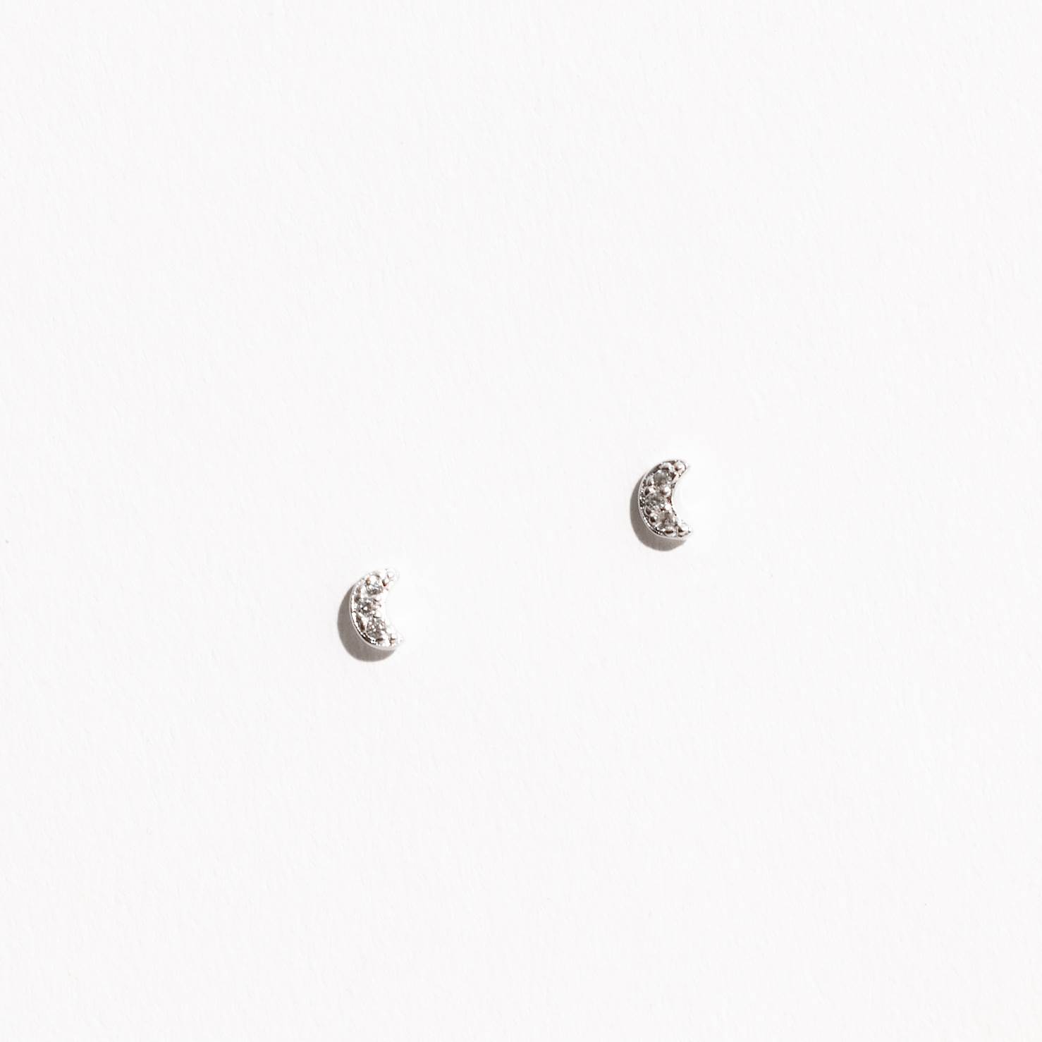 Brinco lua com cravejado 5mm