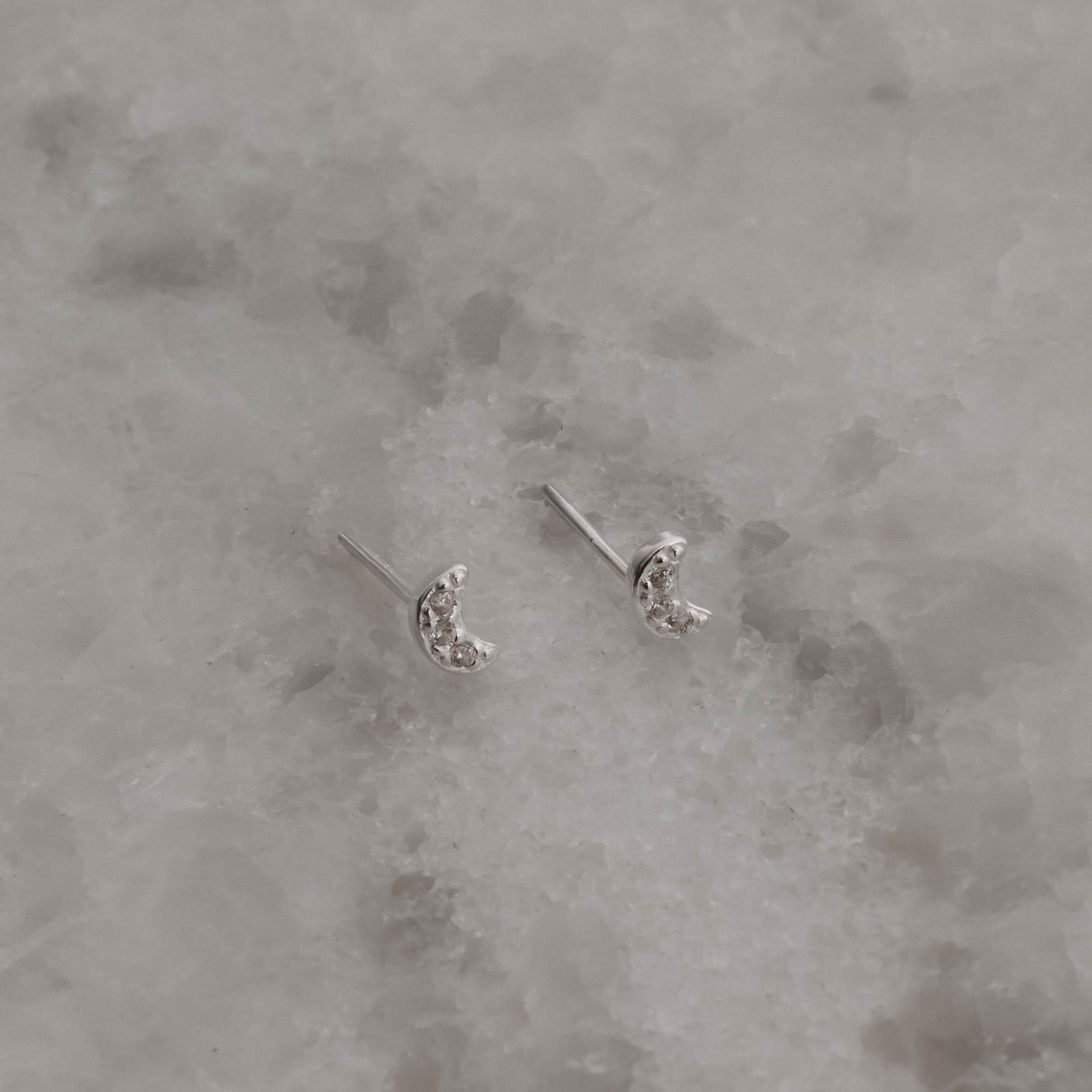 Imagem Secundária Brinco lua com cravejado 5mm