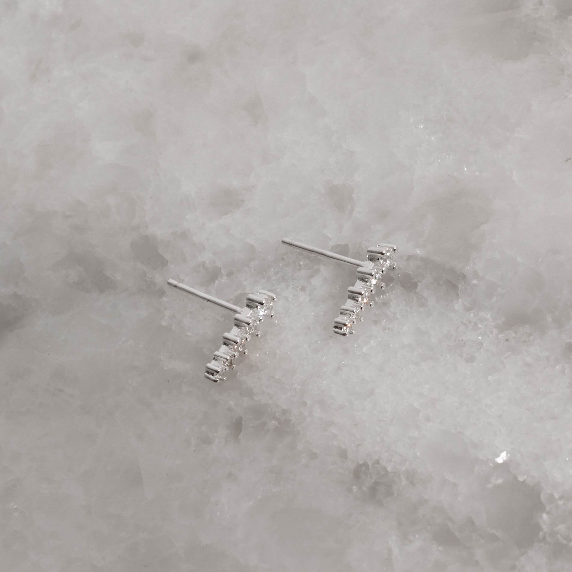 Imagem Secundária Brinco palito cravejado cristal 11mm