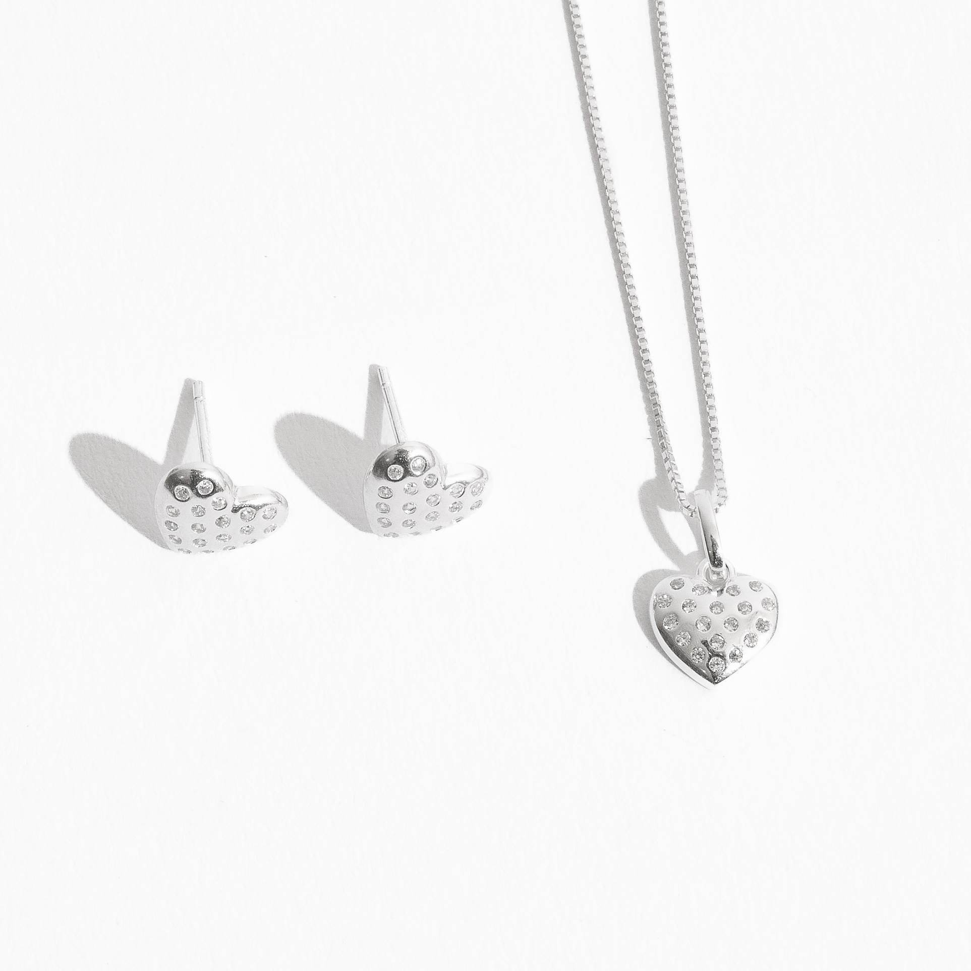 Conjunto brinco e colar coração com zircônias cristal 9mm 45cm