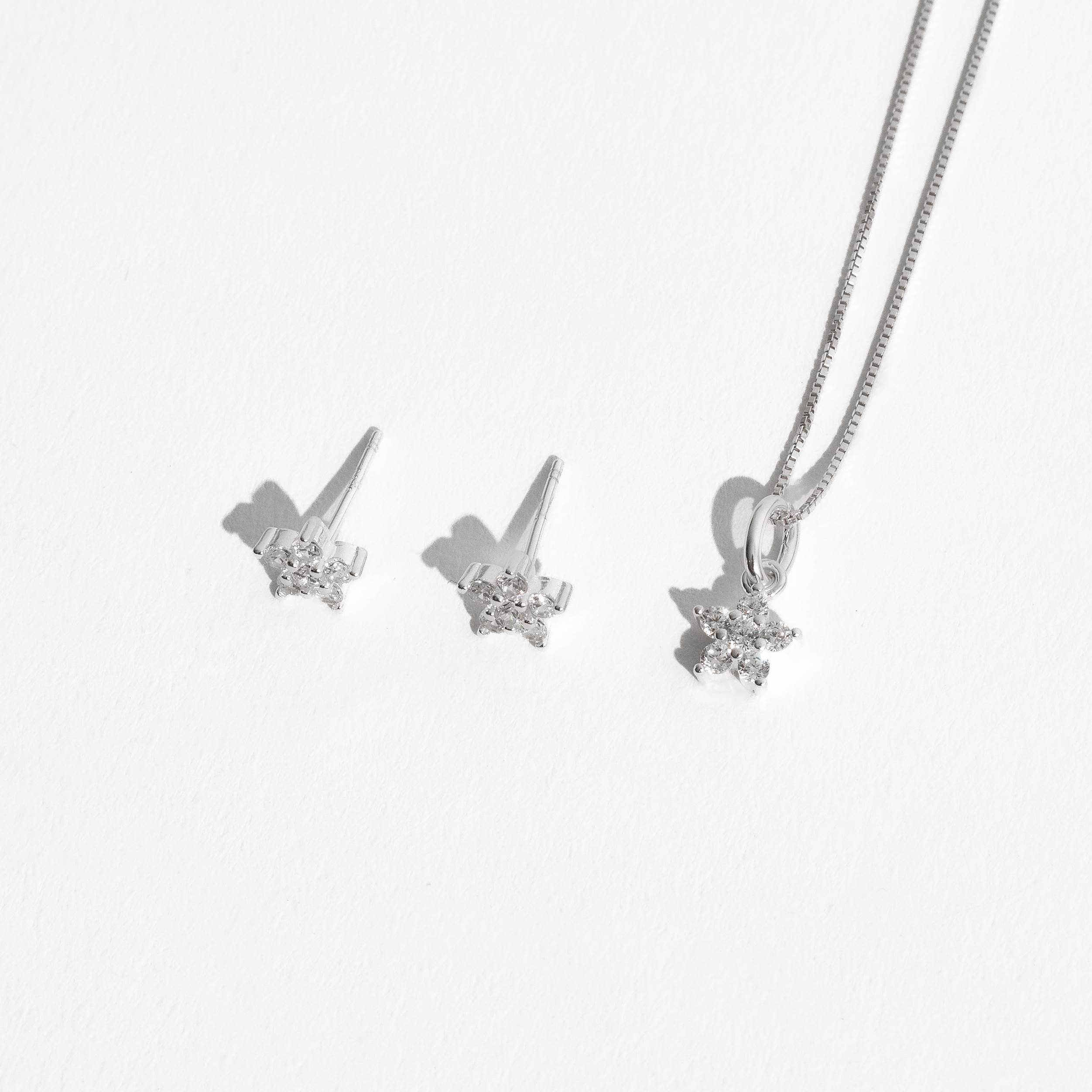 Conjunto brinco e colar flor com cravejado 7mm 40cm