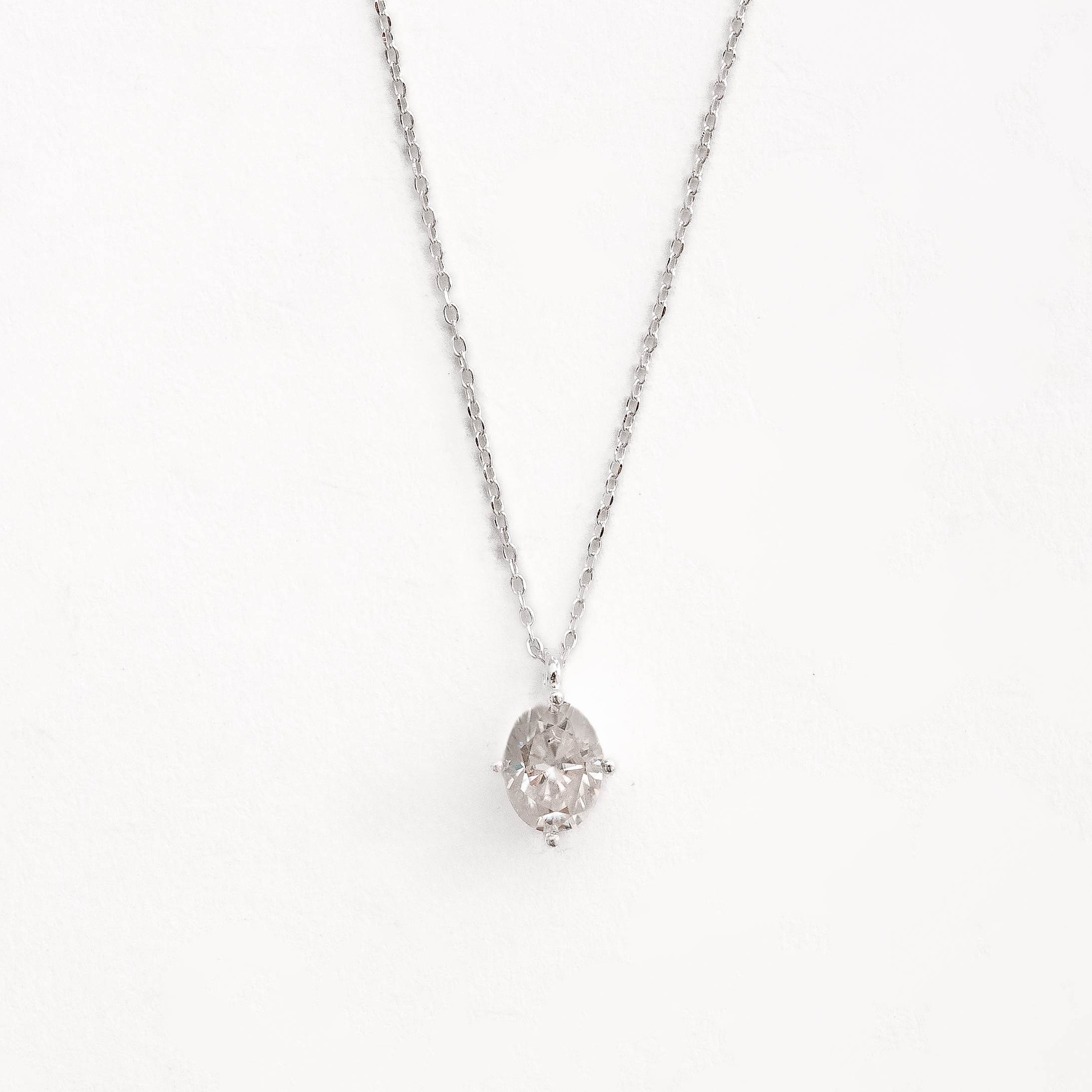 Imagem Colar pingente moissanite oval cristal 8x6mm corrente cadeado 40+5cm