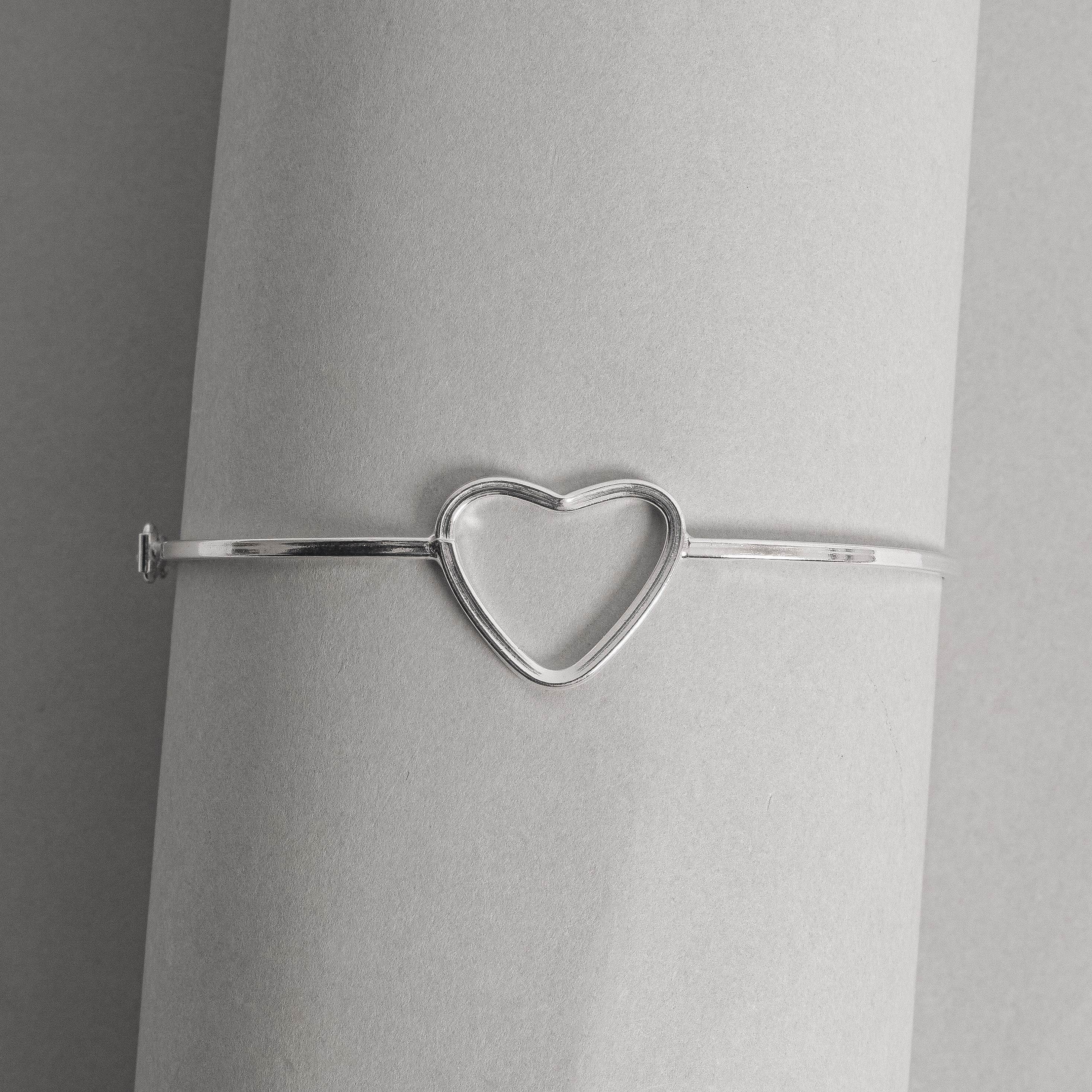 Imagem Secundária Bracelete fio quadrado entremeio coração