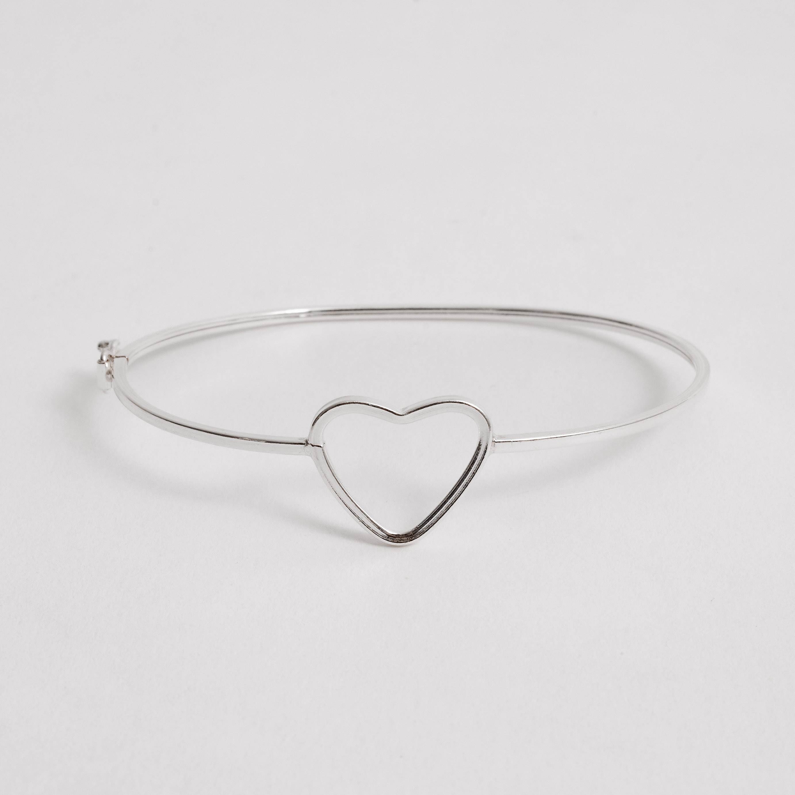 Imagem Bracelete fio quadrado entremeio coração