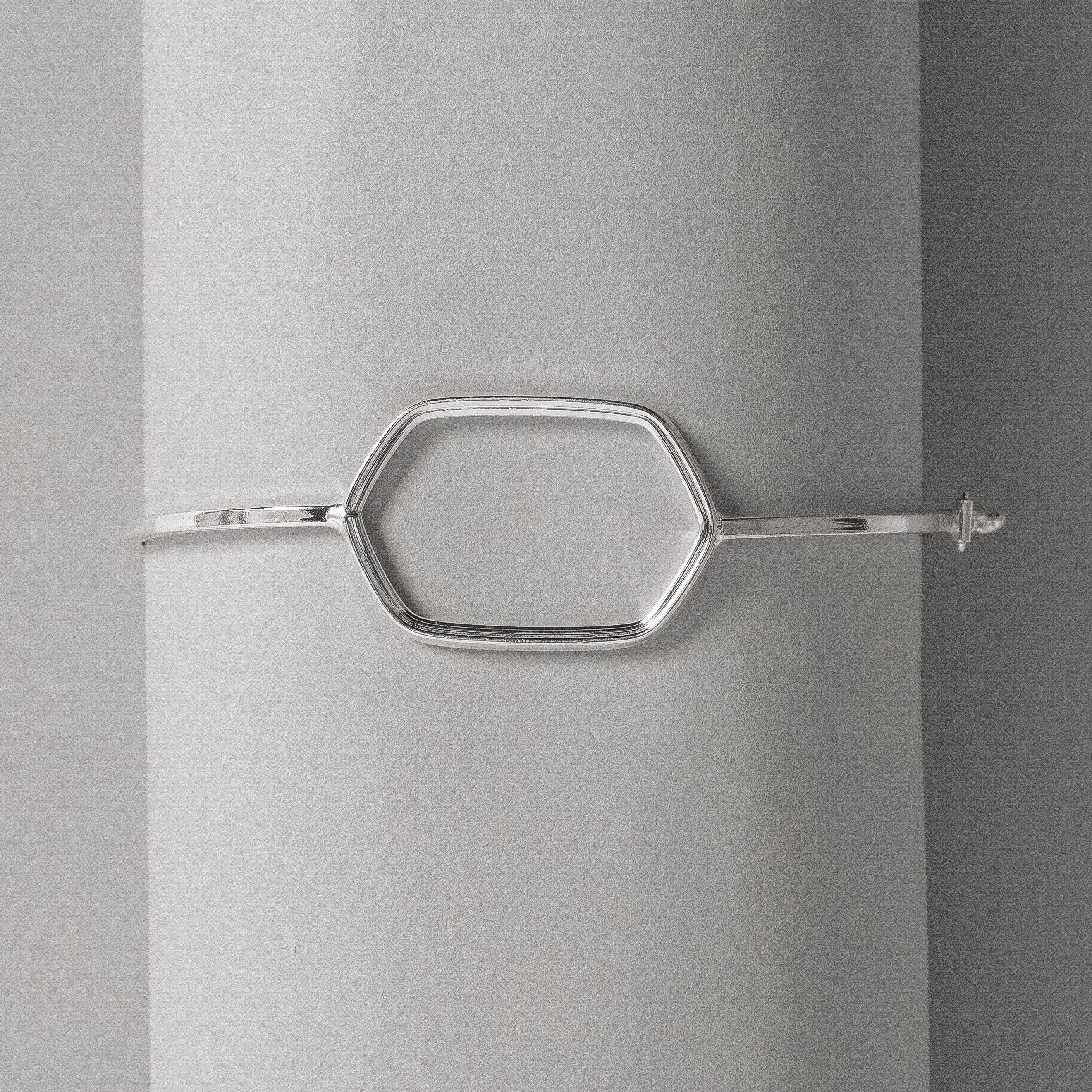 Imagem Secundária Bracelete fio quadrado entremeio hexágono
