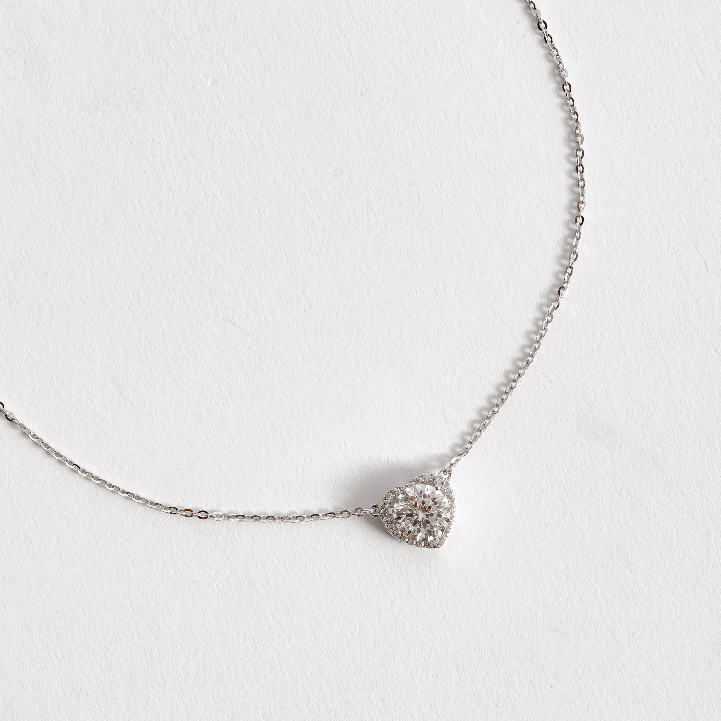 Colar pingente coração cravejado com moissanite cristal 6.5mm corrente cadeadinho 45cm ródio