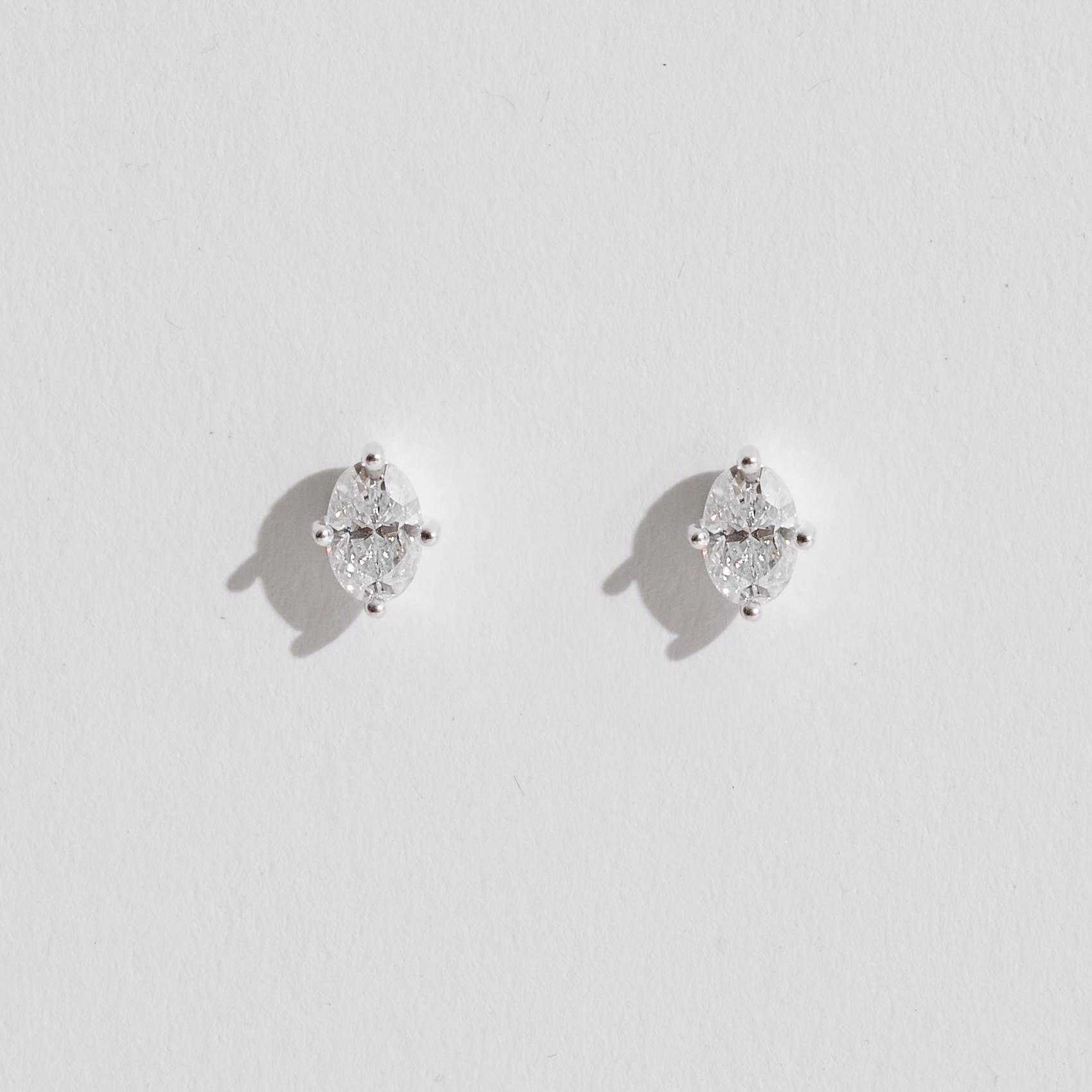Imagem Brinco moissanite oval 6x4mm