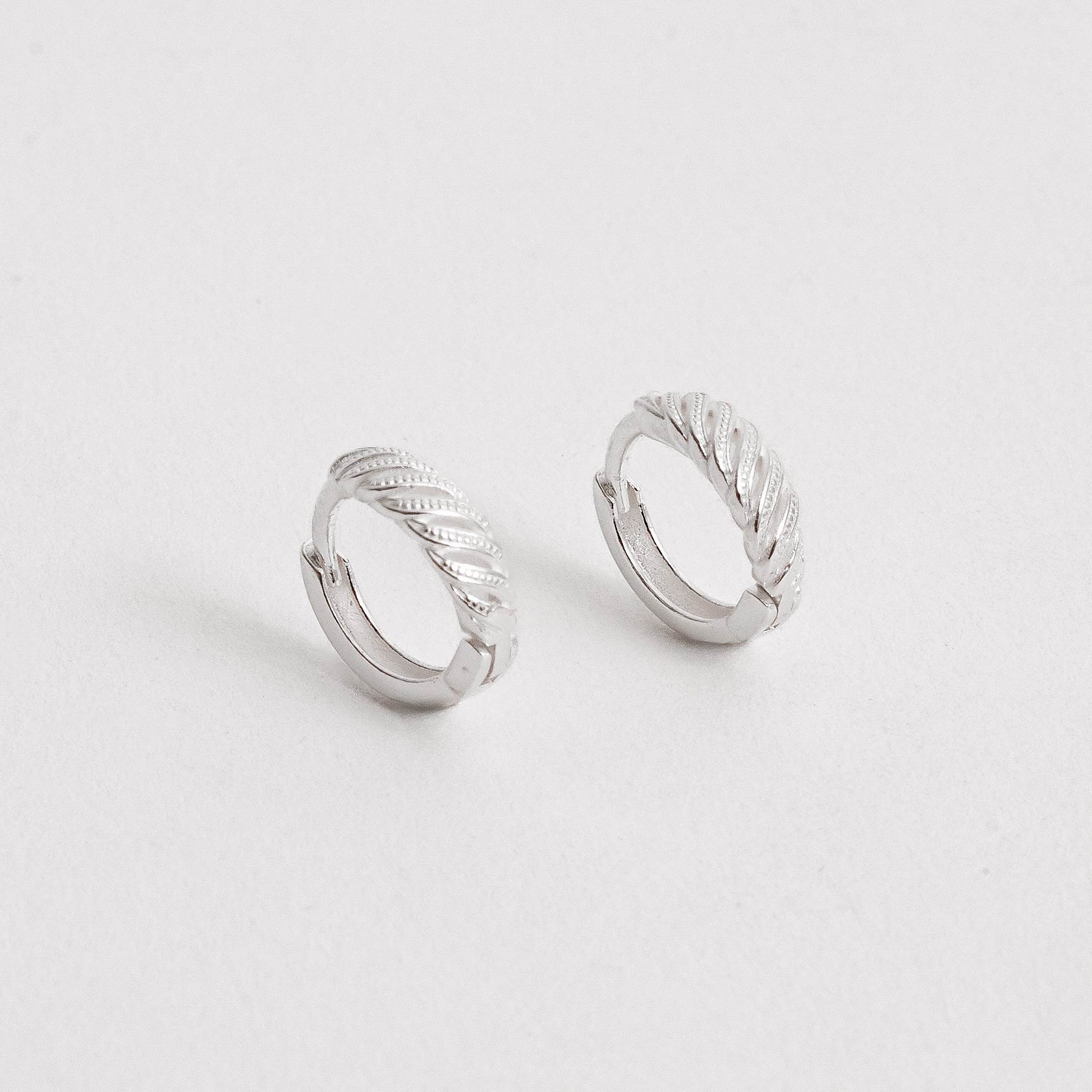 Imagem Argola click torcida vazada 13mm