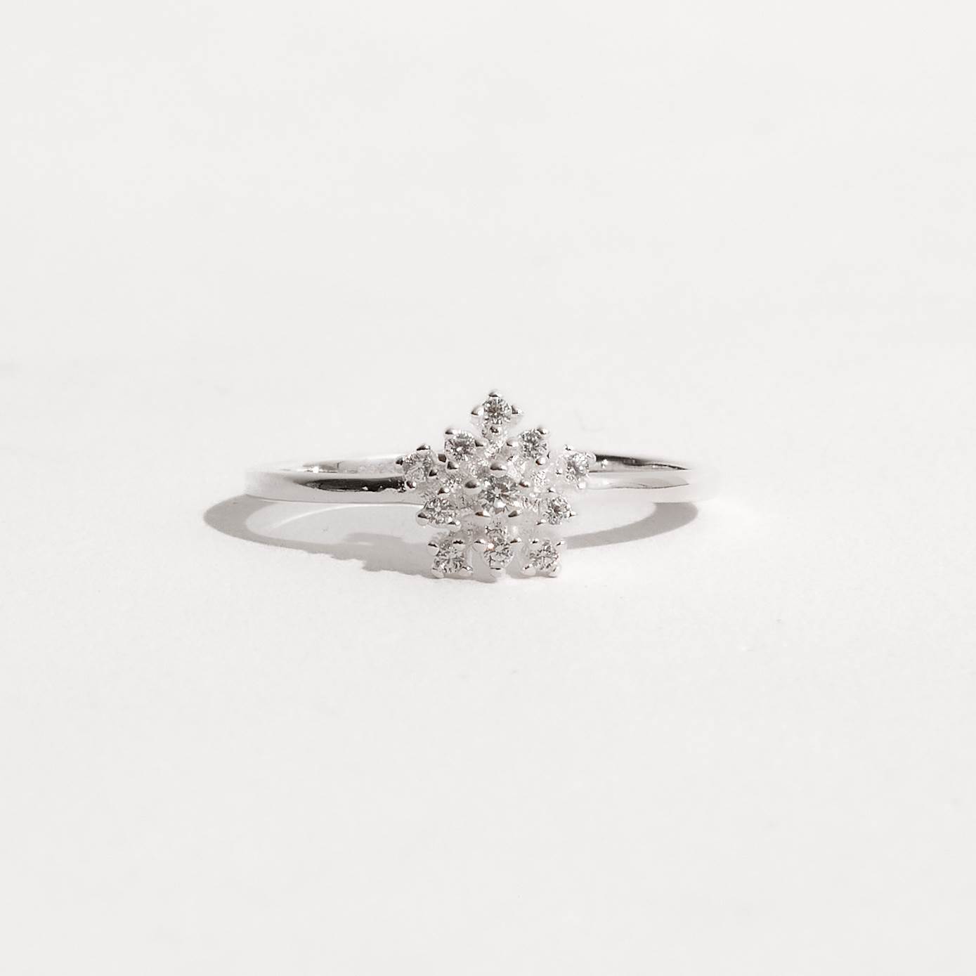 Imagem Anel flor cravejada 7mm