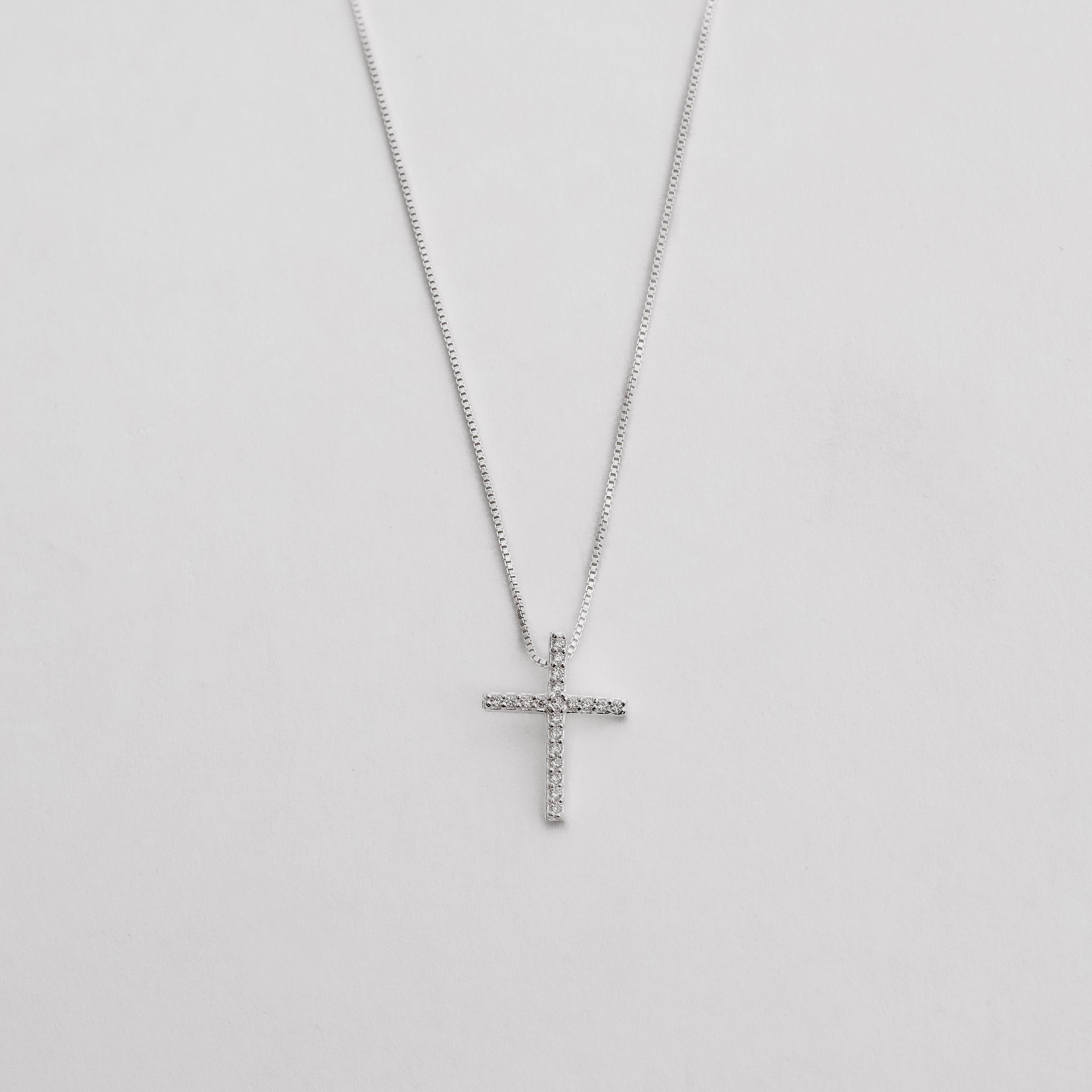 Imagem Colar cruz cravejada 16mm 45cm