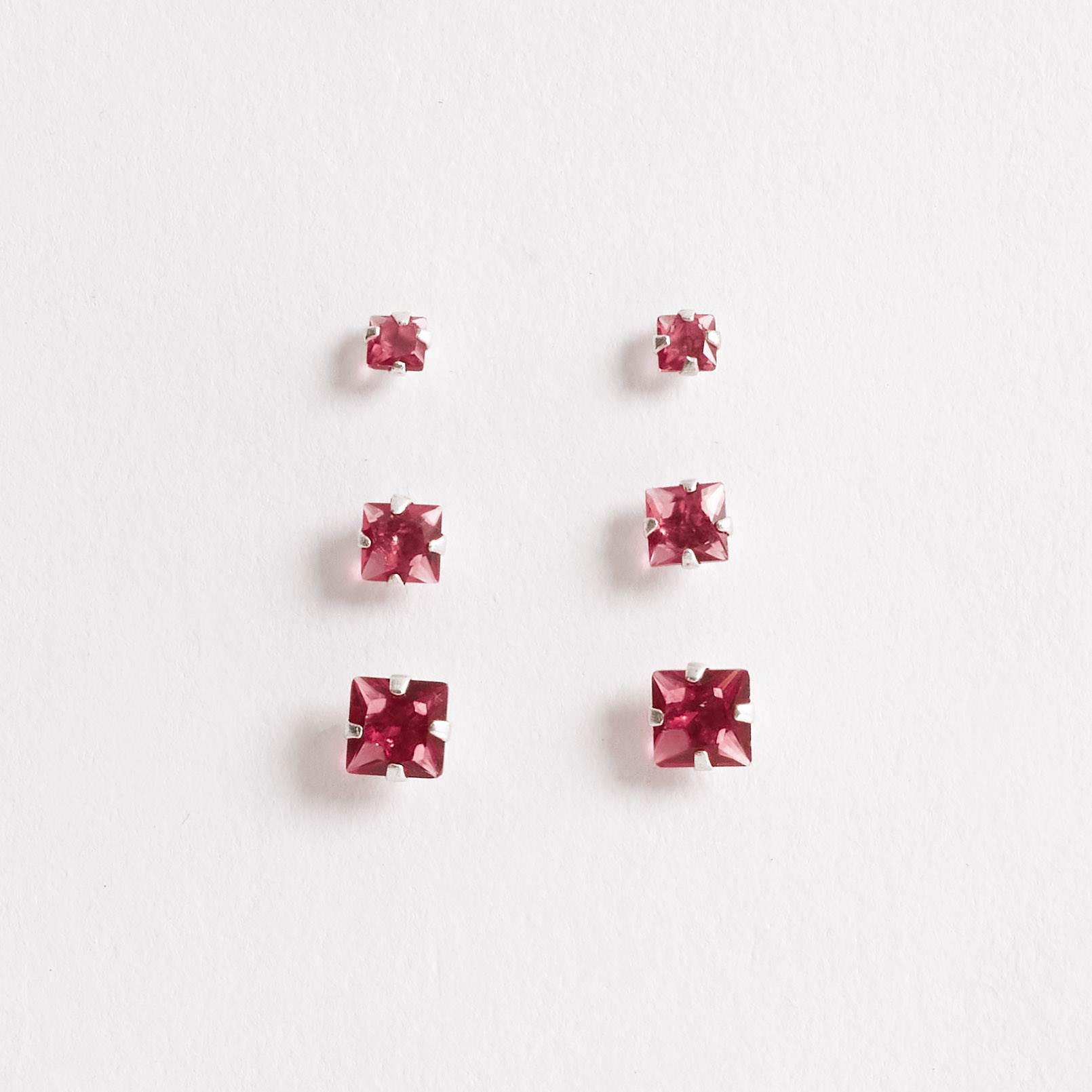 Imagem Trio zircônias quadradas 3, 4 e 5mm cereja