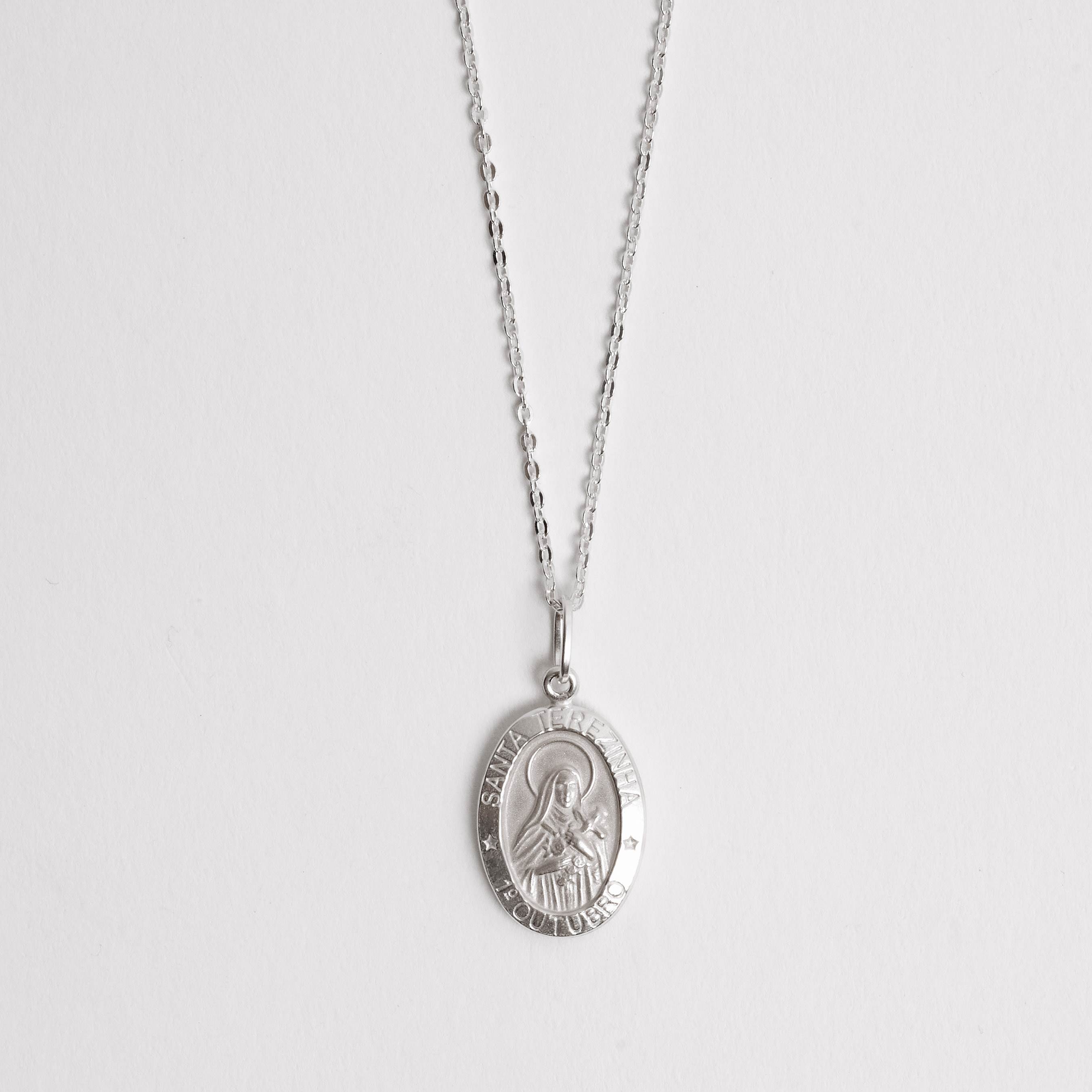 Imagem Colar pingente medalha dupla face Santa Terezinha e cruz 16mm corrente cadeadinho 45cm