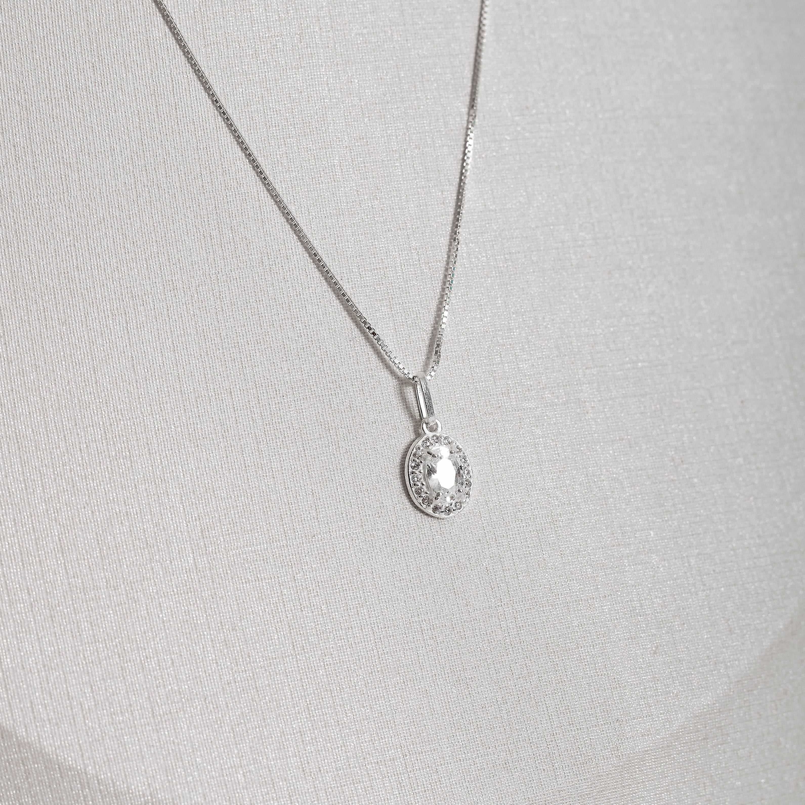 Imagem Colar pingente zircônia cristal oval cravejada 9mm 45cm