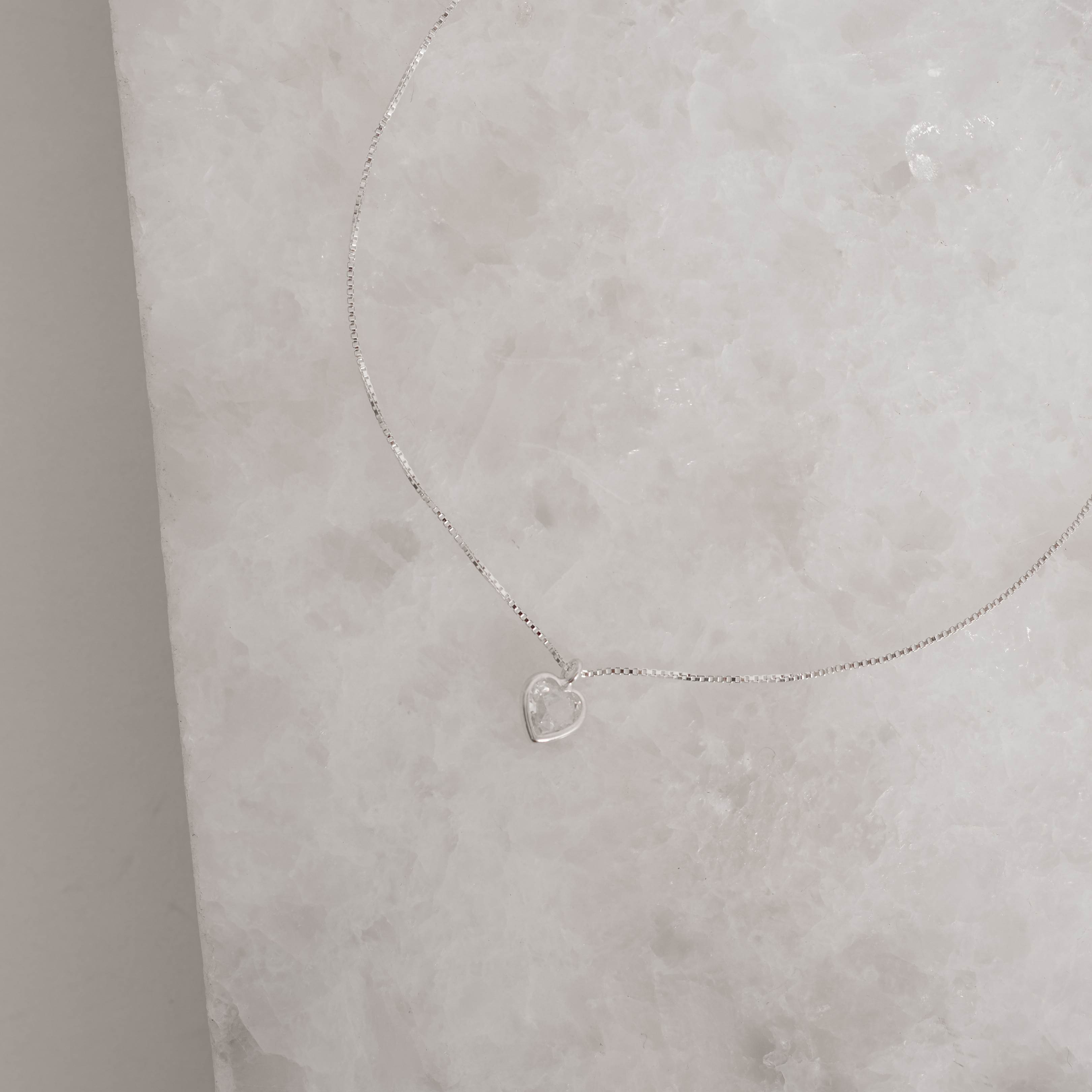 Colar zircônia coração cristal embutida 6mm 40cm