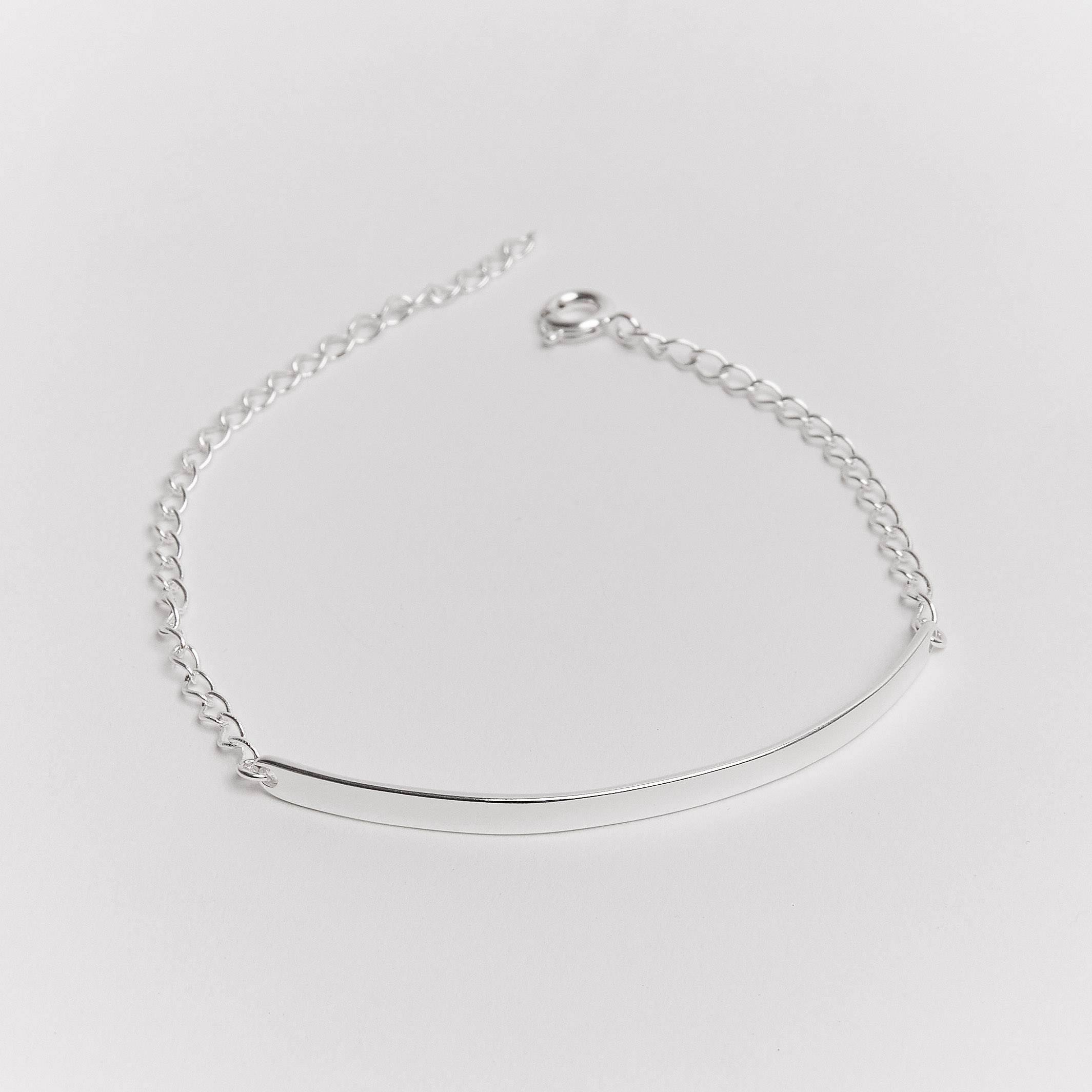Imagem Pulseira entremeio fio rígido achatado corrente grumet