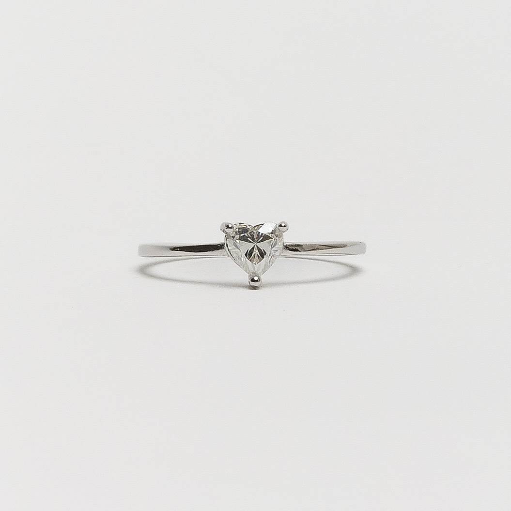 Imagem Anel solitário moissanite coração 5x5mm ródio