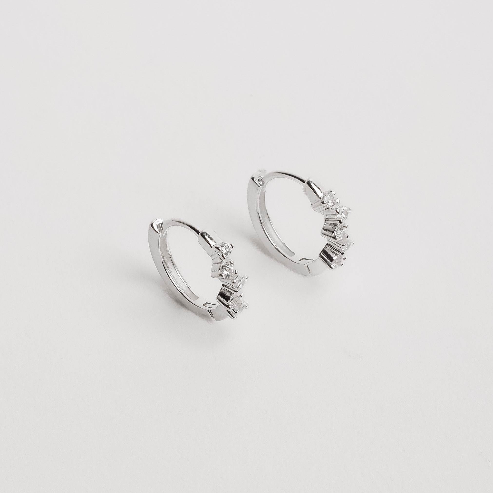Imagem Argola click 13mm com zircônias redondas
