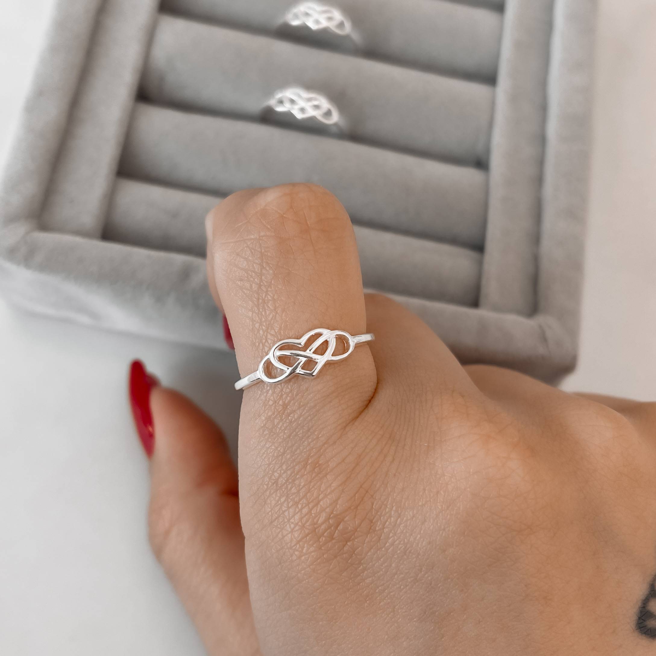 Anel coração e infinito vazados