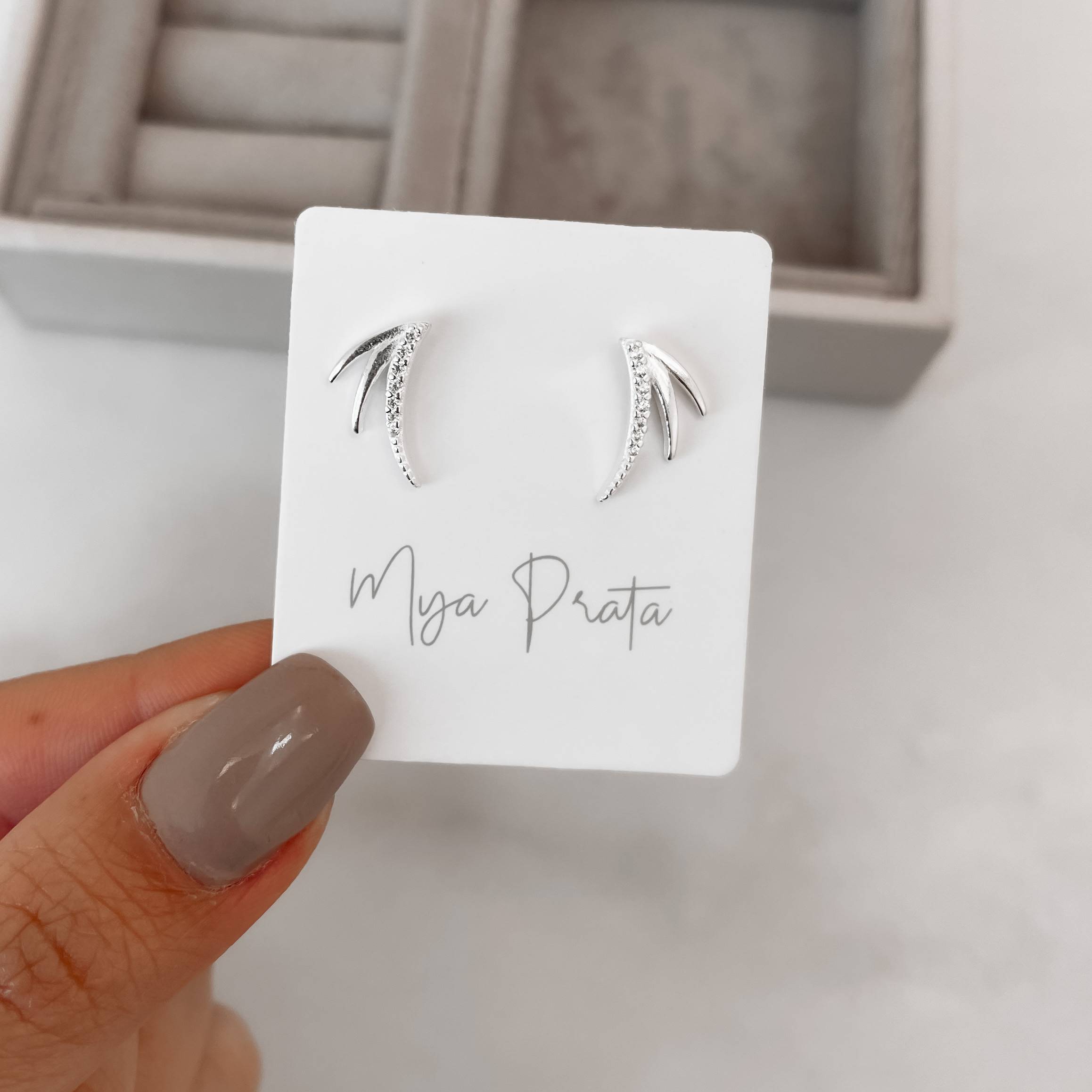 Imagem Brinco 3 fios detalhe cravejado 14mm