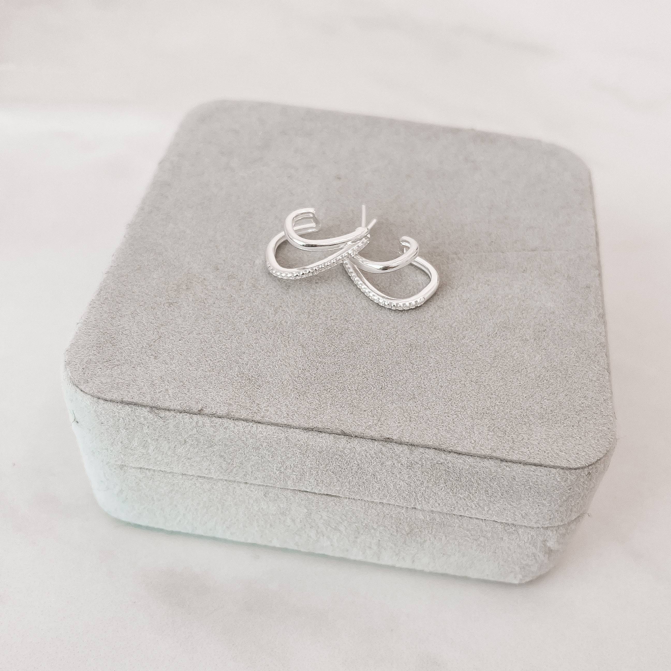 Imagem Brinco 2 voltas detalhe cravejado 19mm