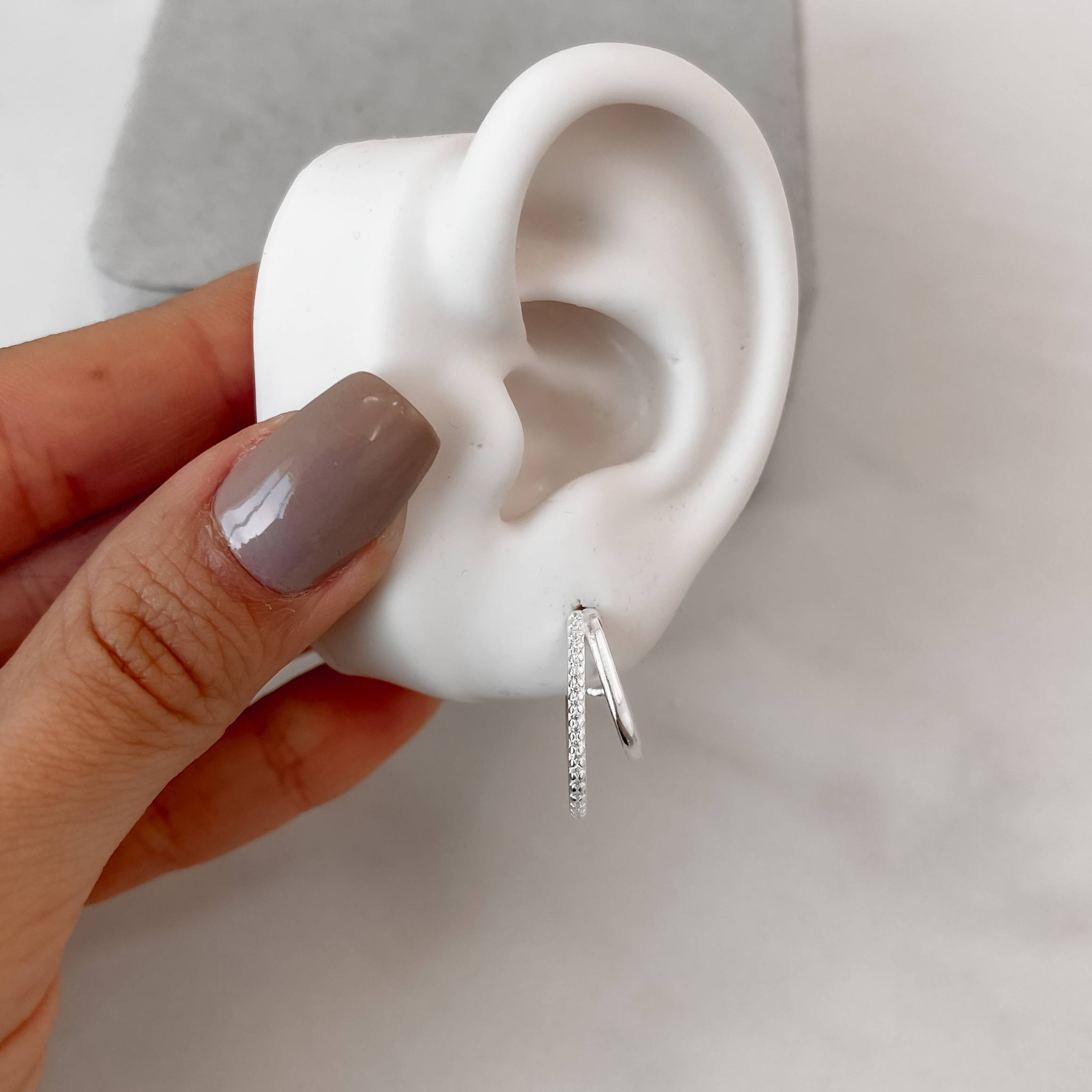 Imagem Secundária Brinco 2 voltas detalhe cravejado 19mm