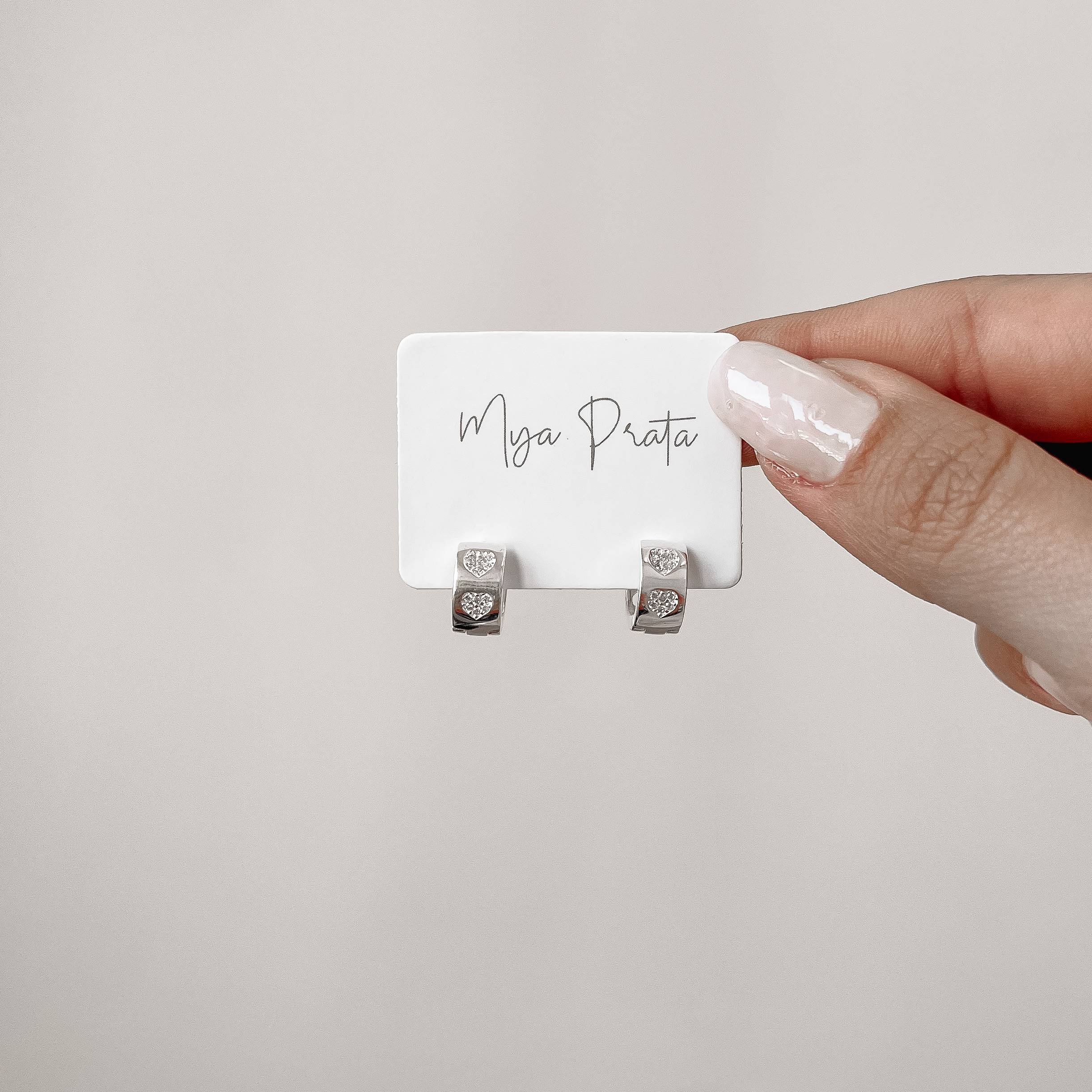 Imagem Secundária Argola click larga corações vazados e cravejados 10mm