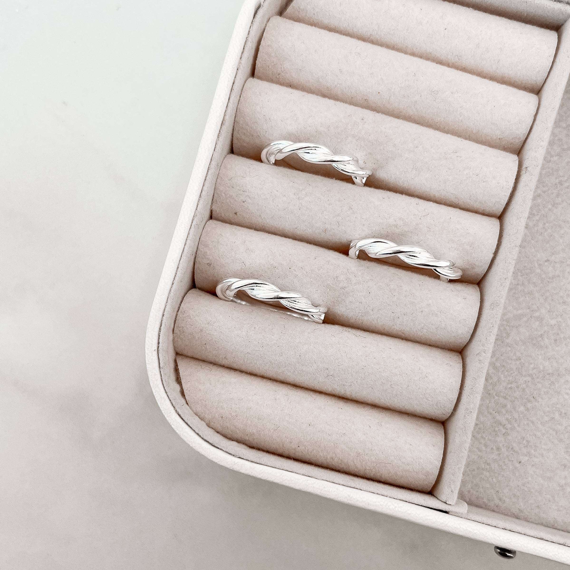 Imagem Secundária Anel largo trançado