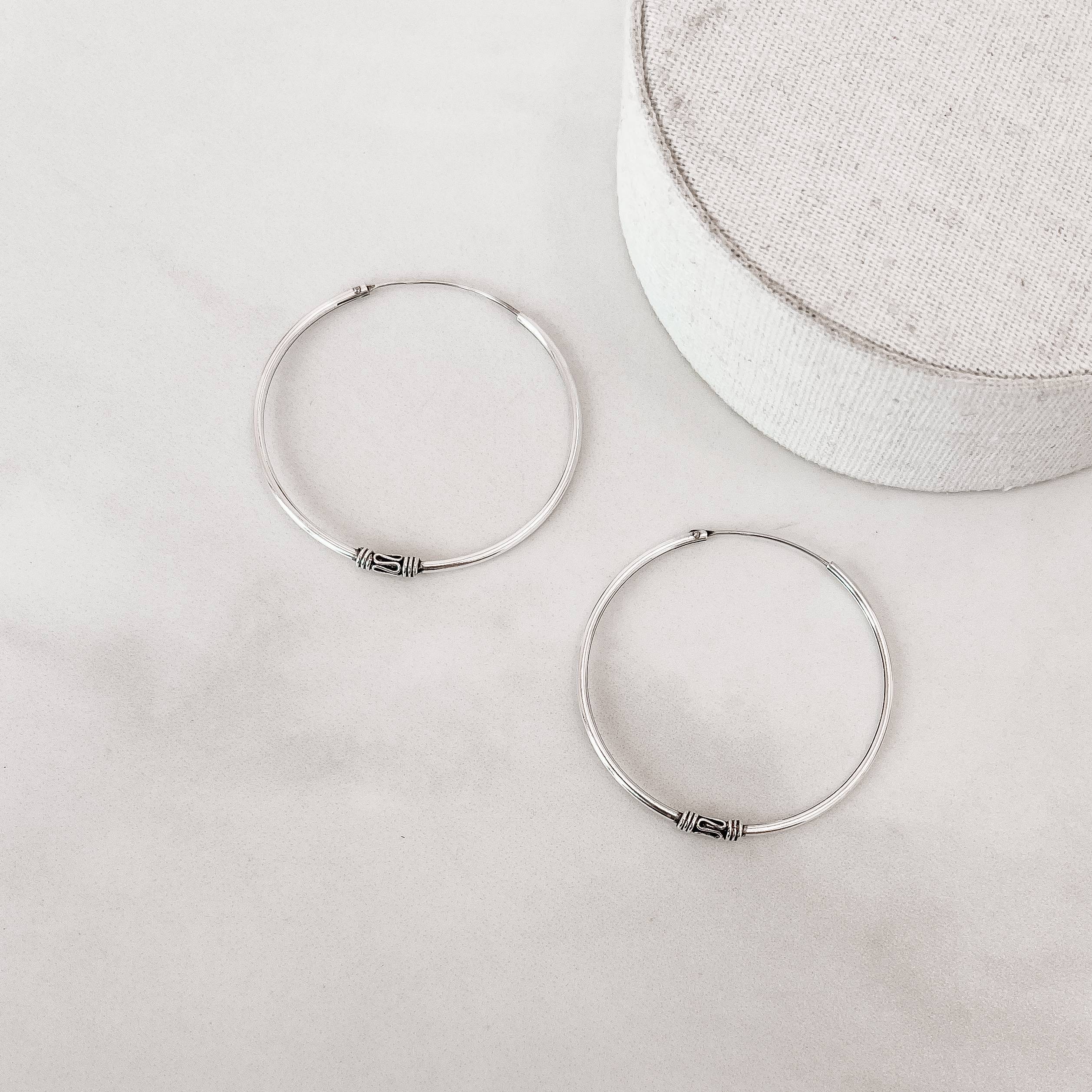 Argola indiana detalhe tribais 41mm envelhecida