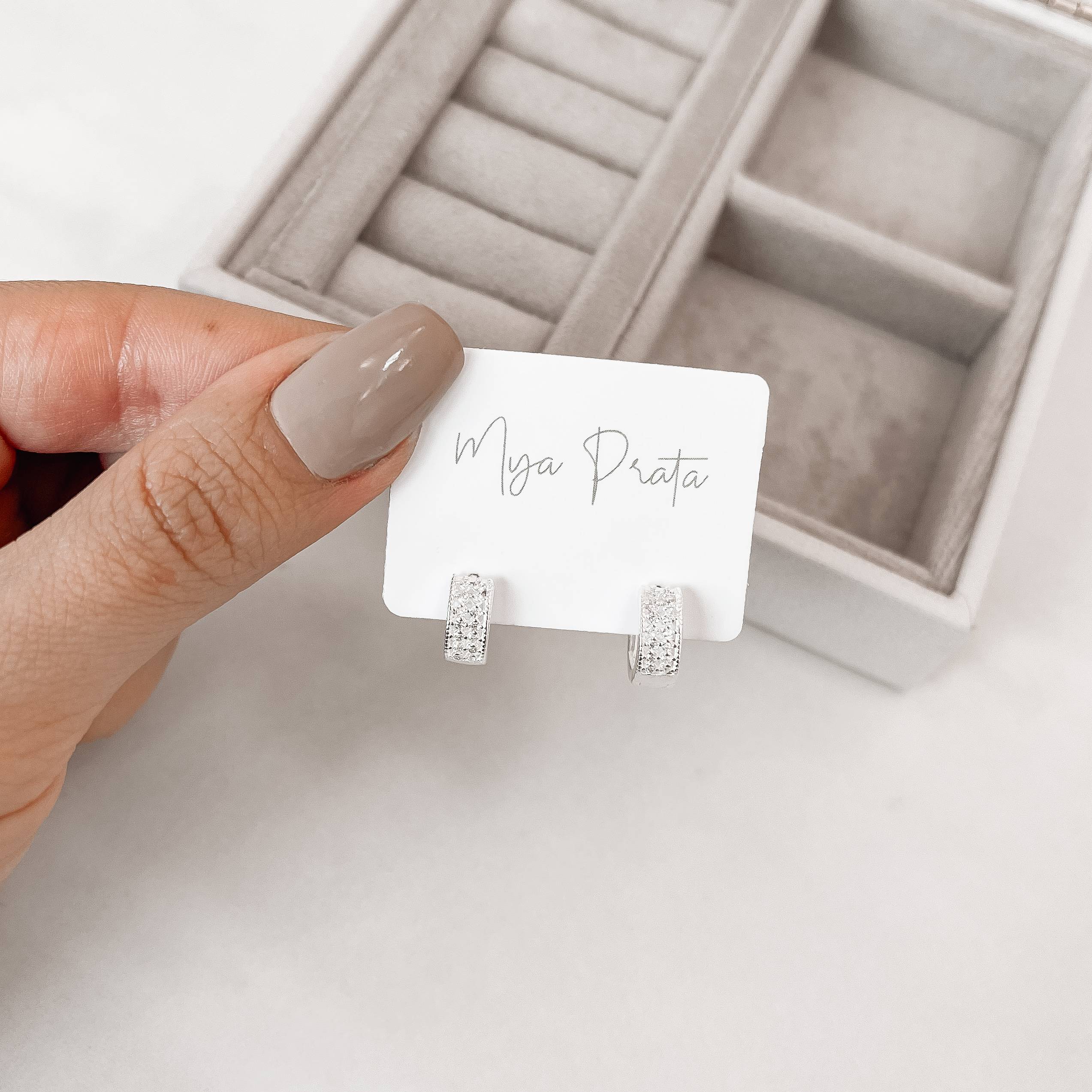 Imagem Secundária Argola click 11mm vazada cravejada