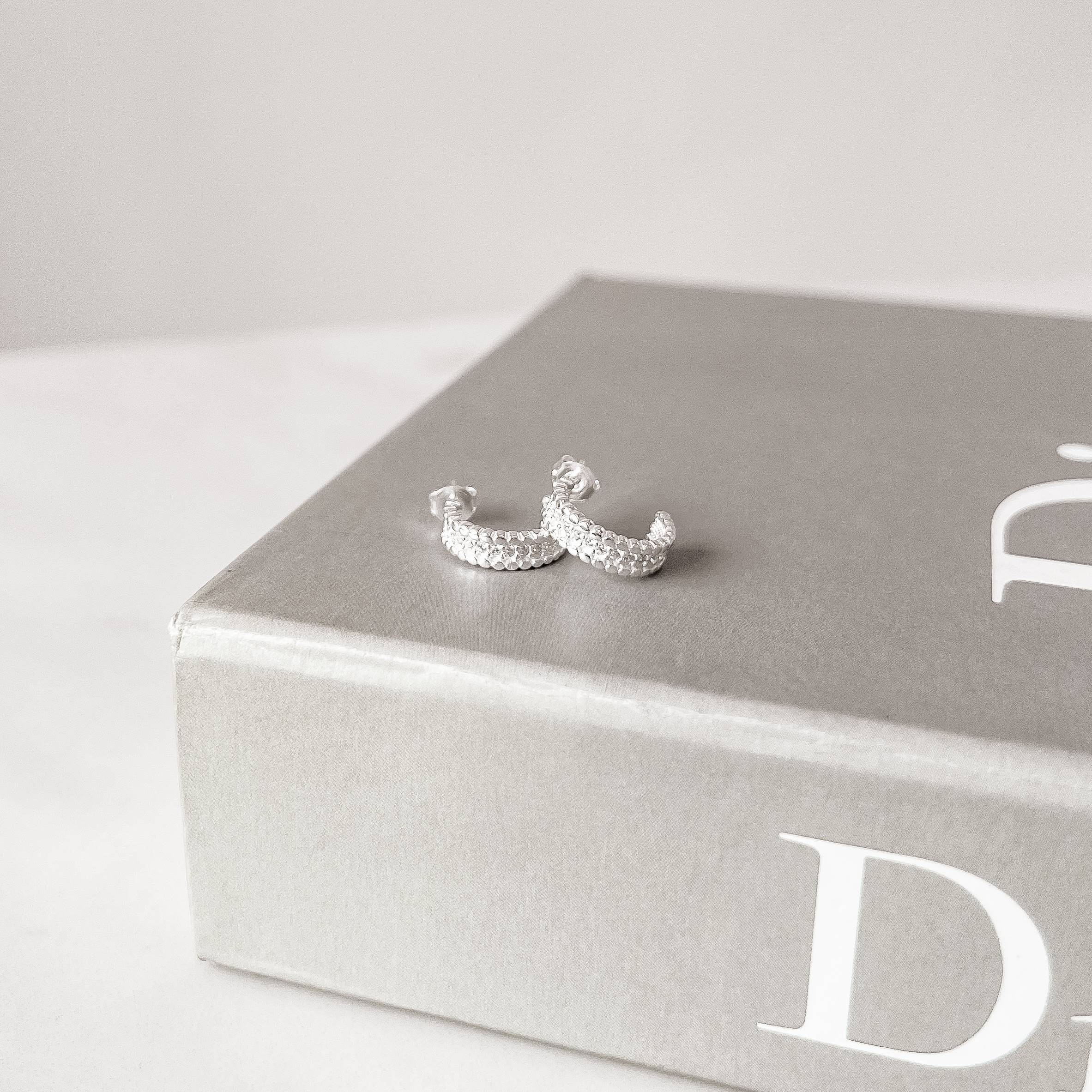 Argola fio bolinhas com cravejado 15mm tarraxa