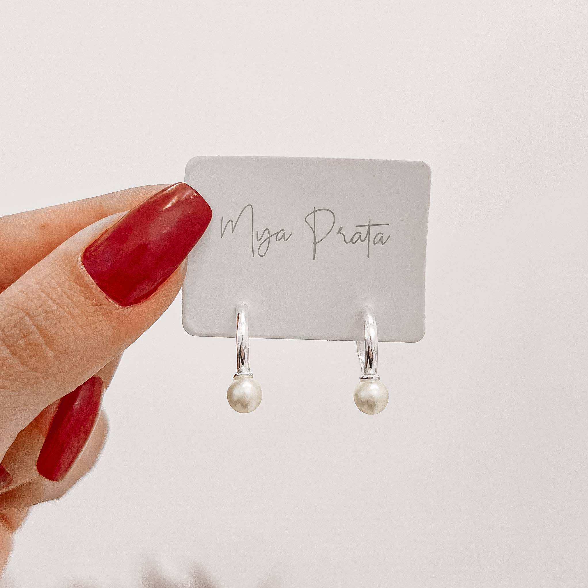 Argola click 11mm detalhe pérola