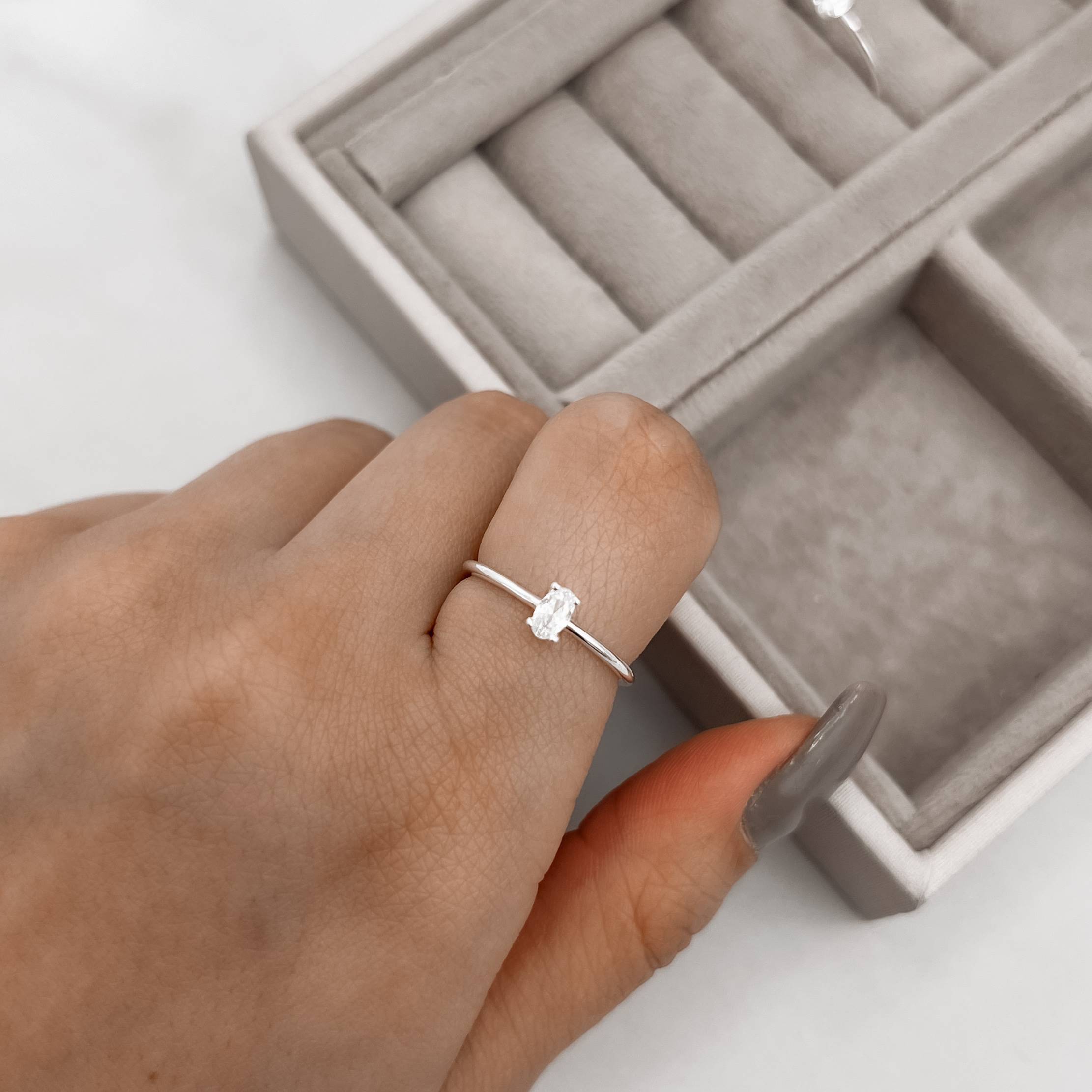 Anel solitário zircônia oval 5mm