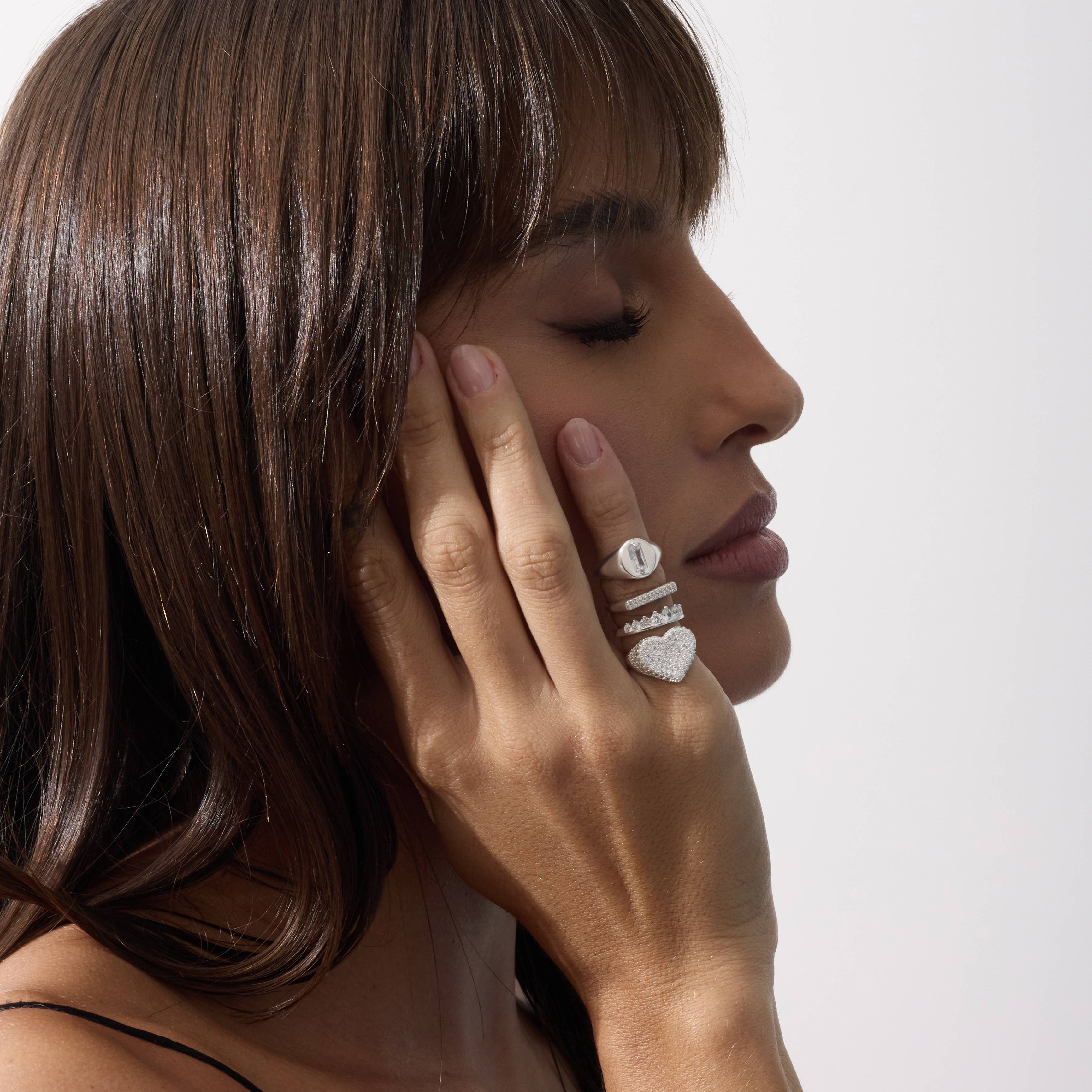 Imagem Secundária Anel oval com zircônia retangular dedinho